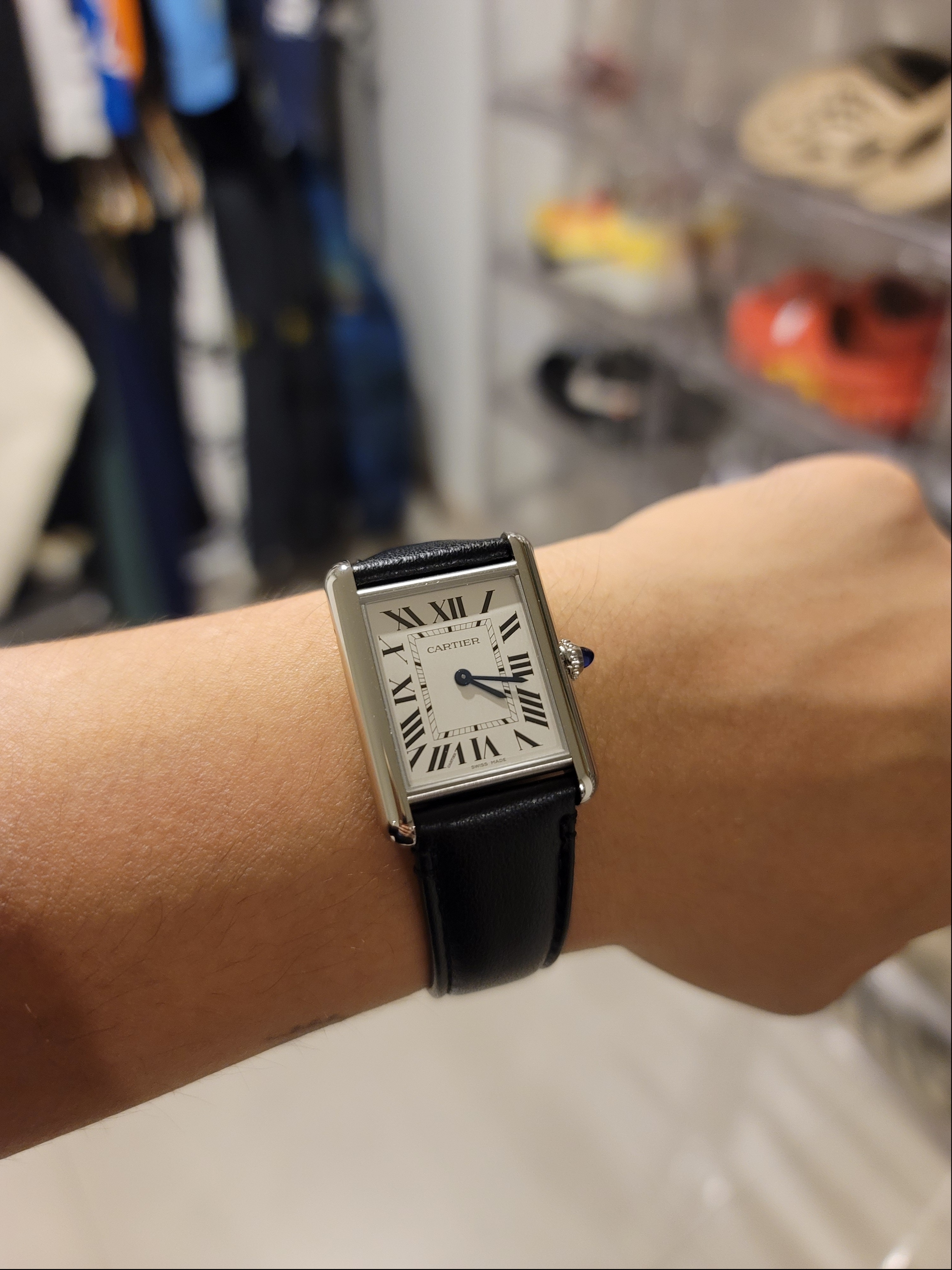 Cartier Tank Must Watch Large SolarBeat Steel Strap without Animal Materials Black 착용 스타일 - 3