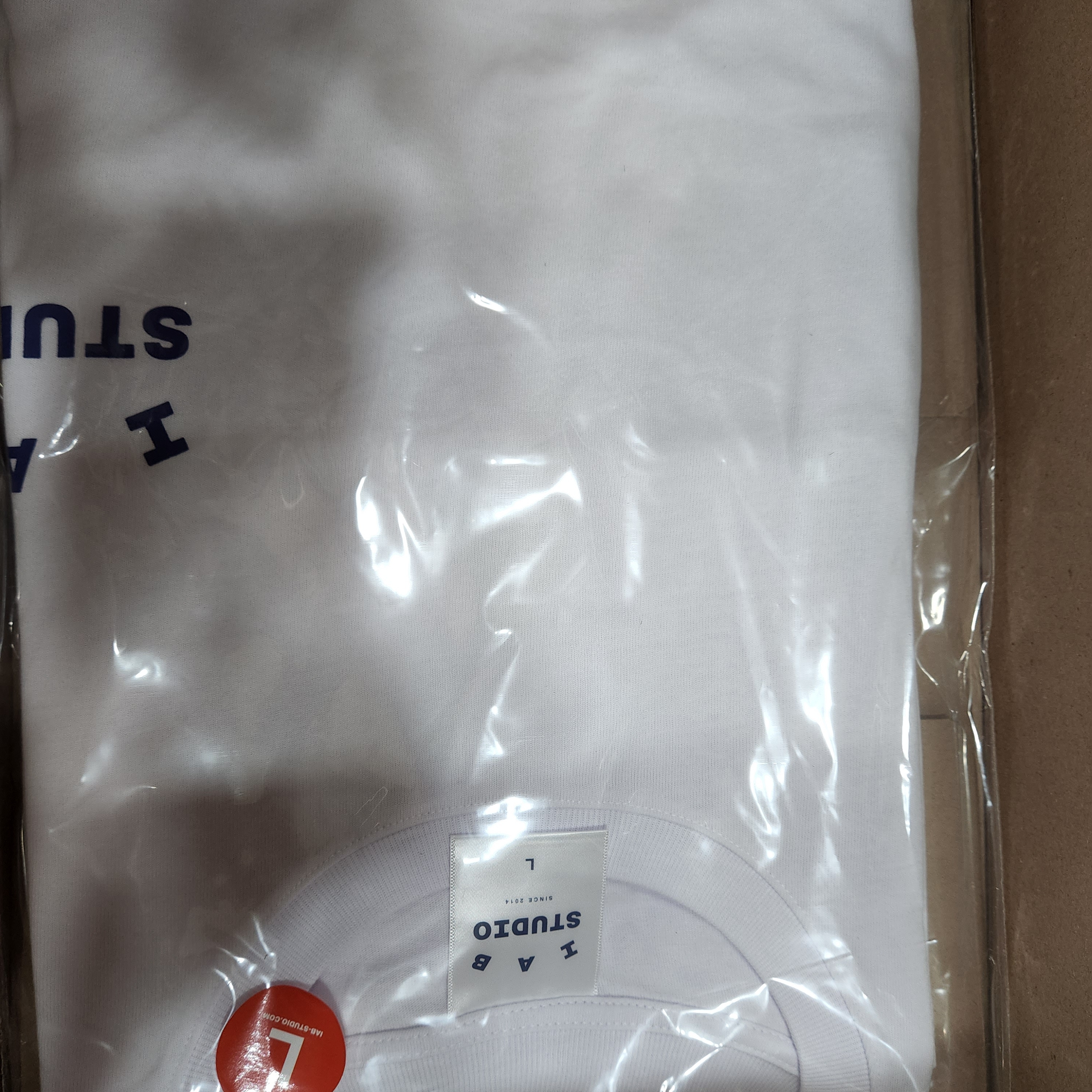IAB Studio T-Shirt White Navy - 22FW, IAB Studio Zip-Up Hoodie Gray - 22FW 착용 스타일 - 2