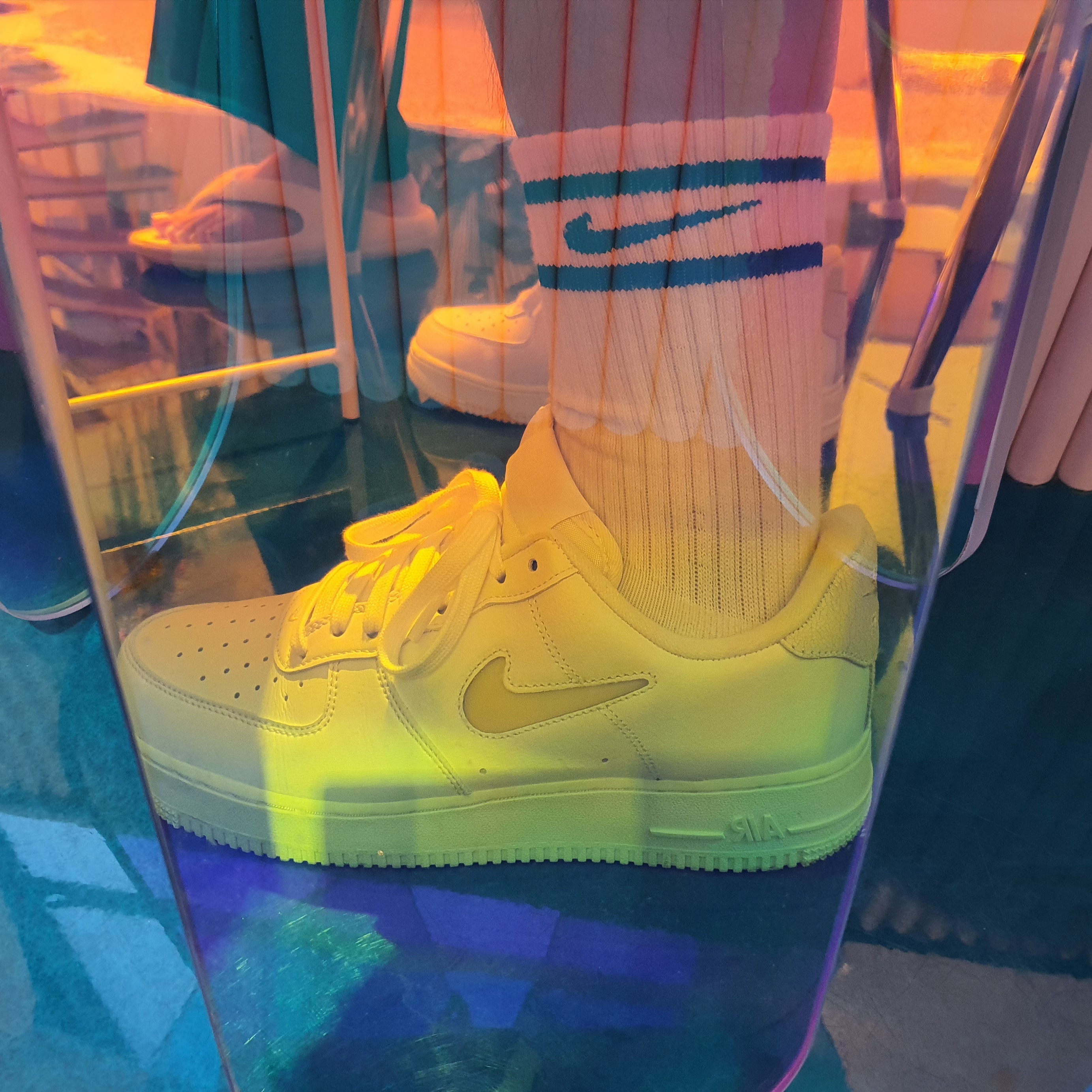Nike Air Force 1 '07 LX Pale Vanilla 착용 스타일