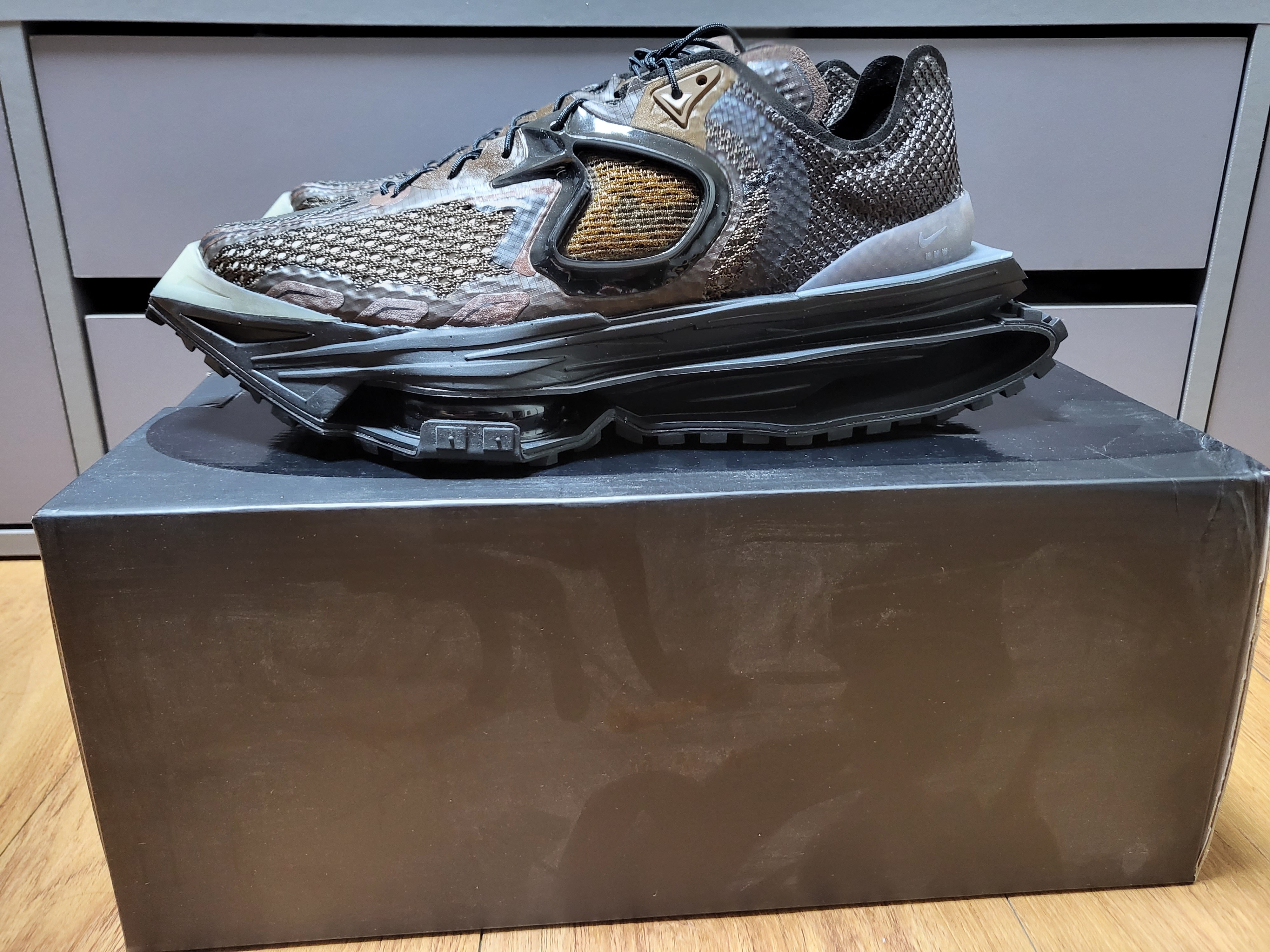 Nike x Matthew M Williams Zoom 004 Baroque Brown 착용 스타일 - 1