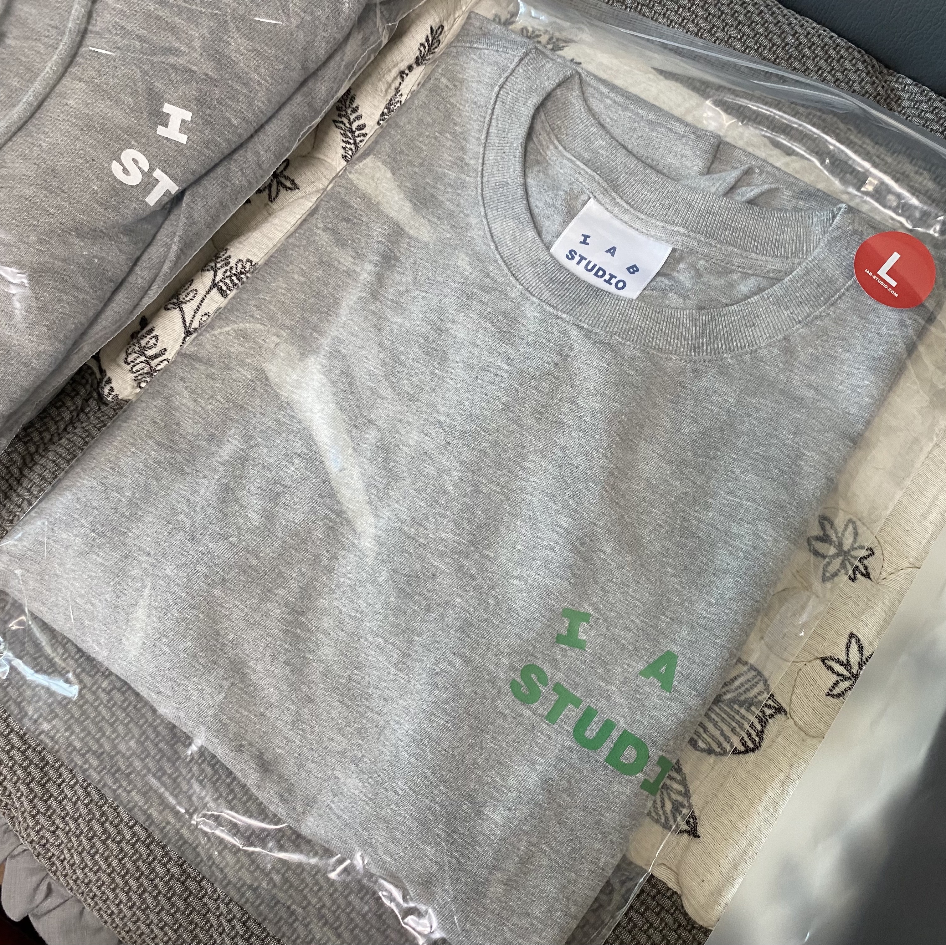 IAB Studio T-Shirt Gray Green - 22FW 착용 스타일