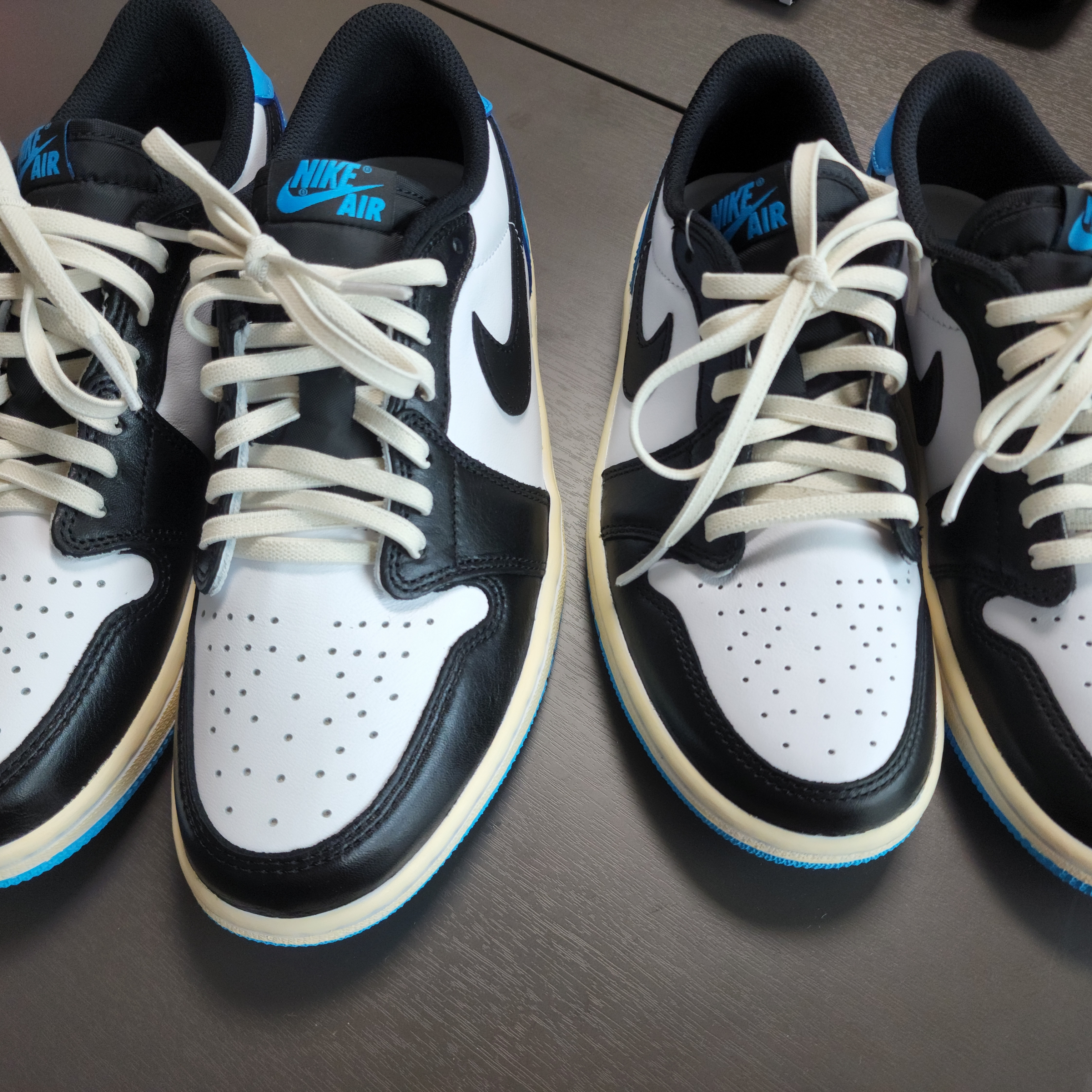 Jordan 1 Retro Low OG Black and Dark Powder Blue, (W) Jordan 1 Retro Low OG Black and Dark Powder Blue 착용 스타일 - 1