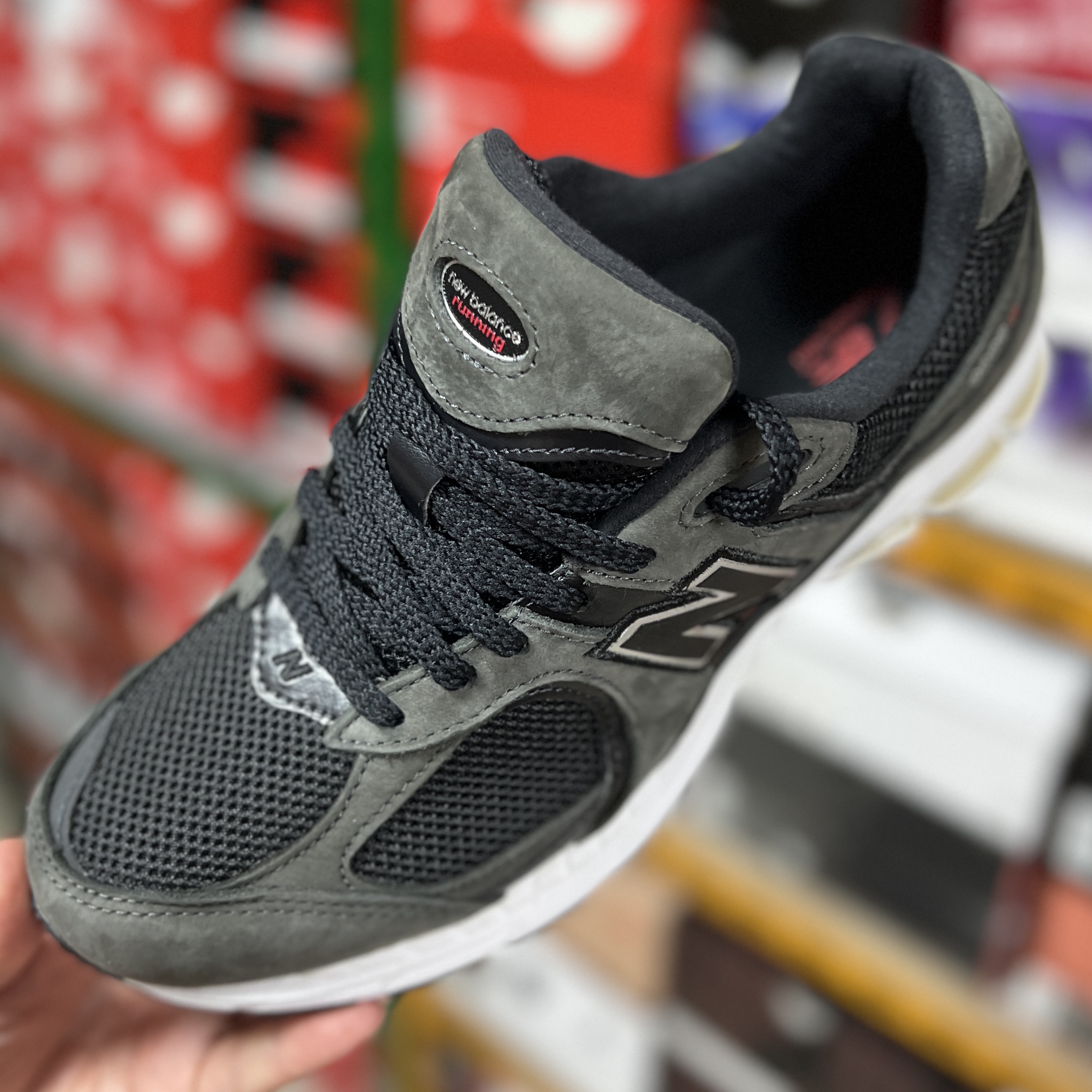 New Balance 2002R Black 착용 스타일 - 1