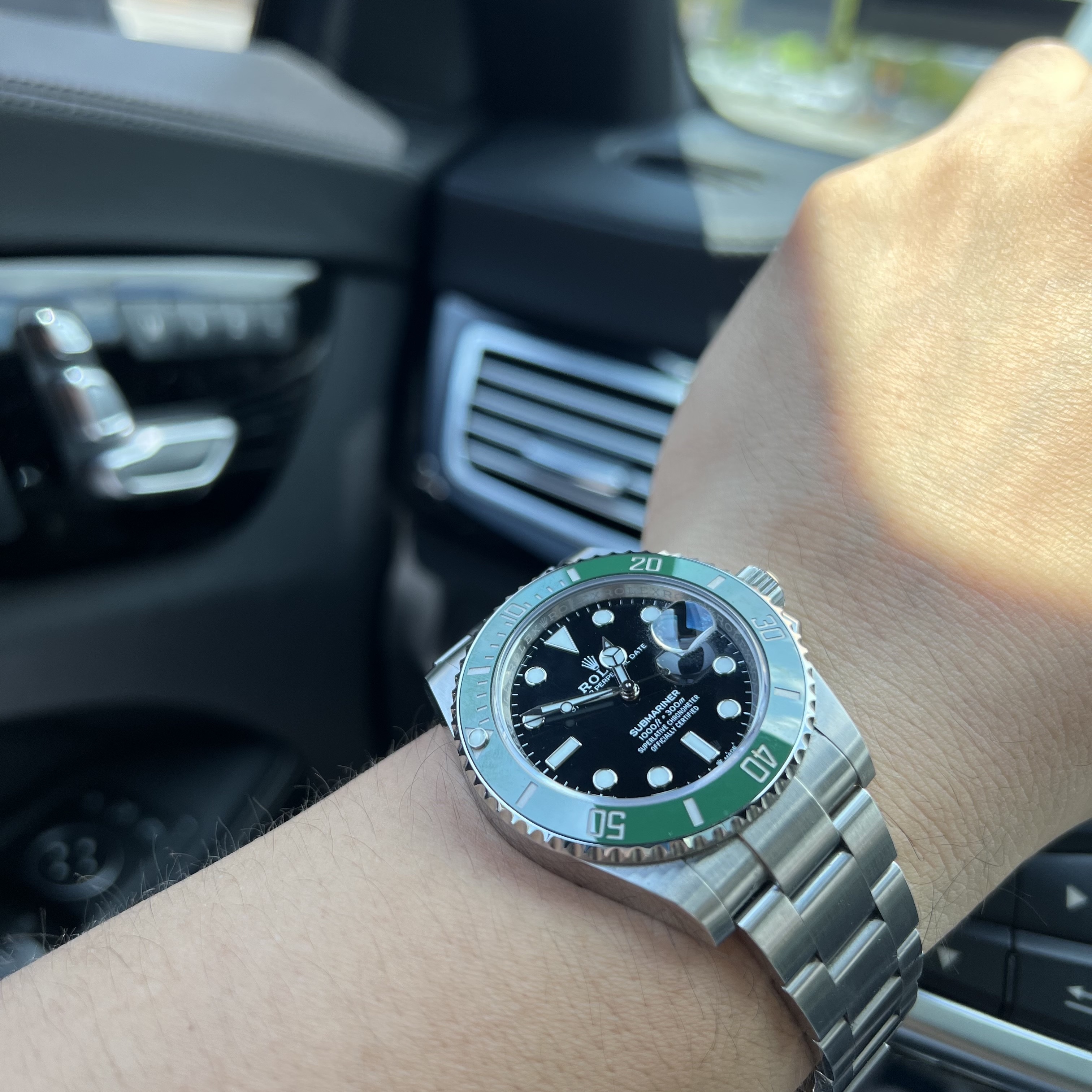 Rolex Submariner Date 41mm 126610LV Black Oyster 착용 스타일