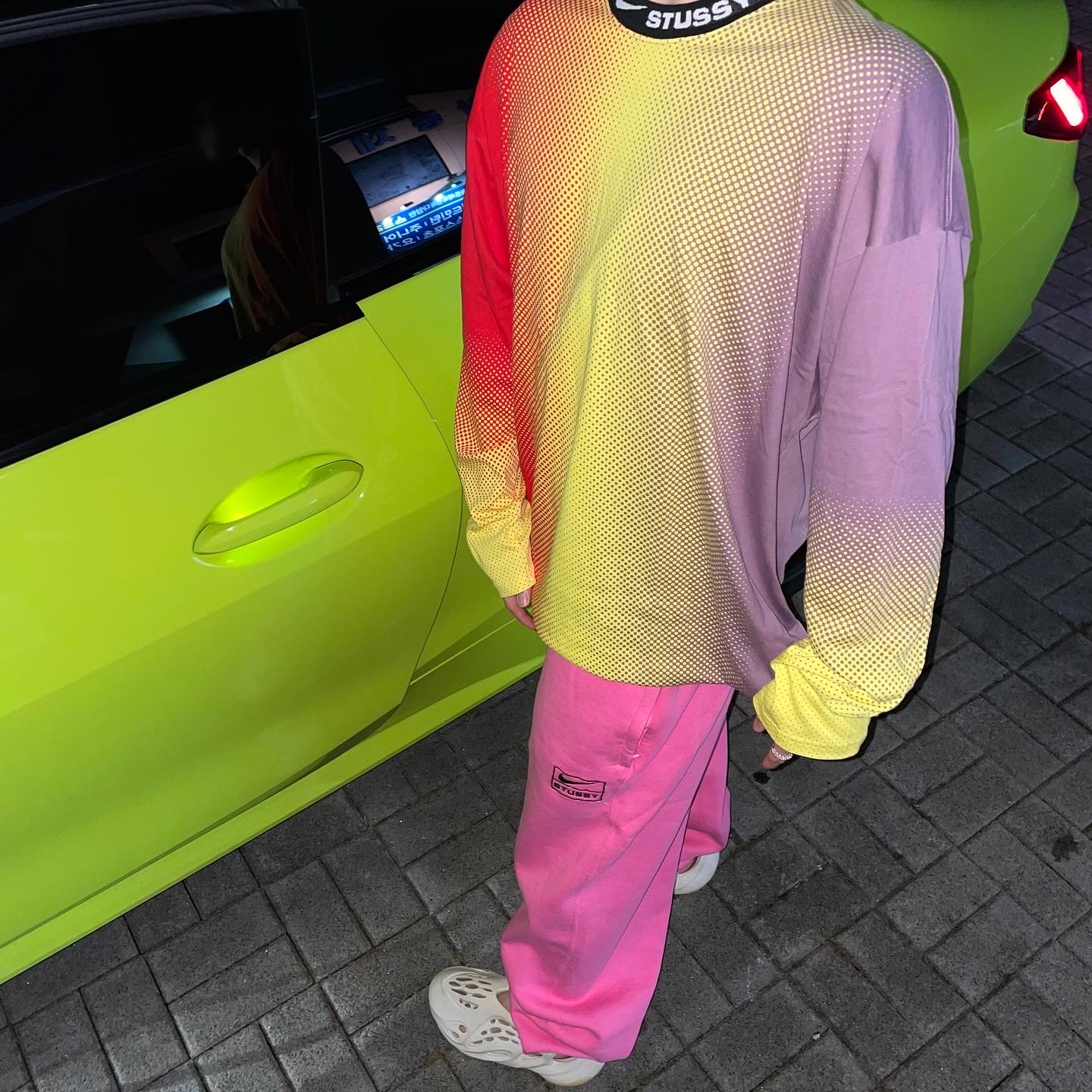 Nike x Stussy NRG FL LS Top Multi Color (DO5308-902), Nike x Stussy NRG Washed Fleece Pants Lotus PInk (DO5296-670) 착용 스타일 - 3