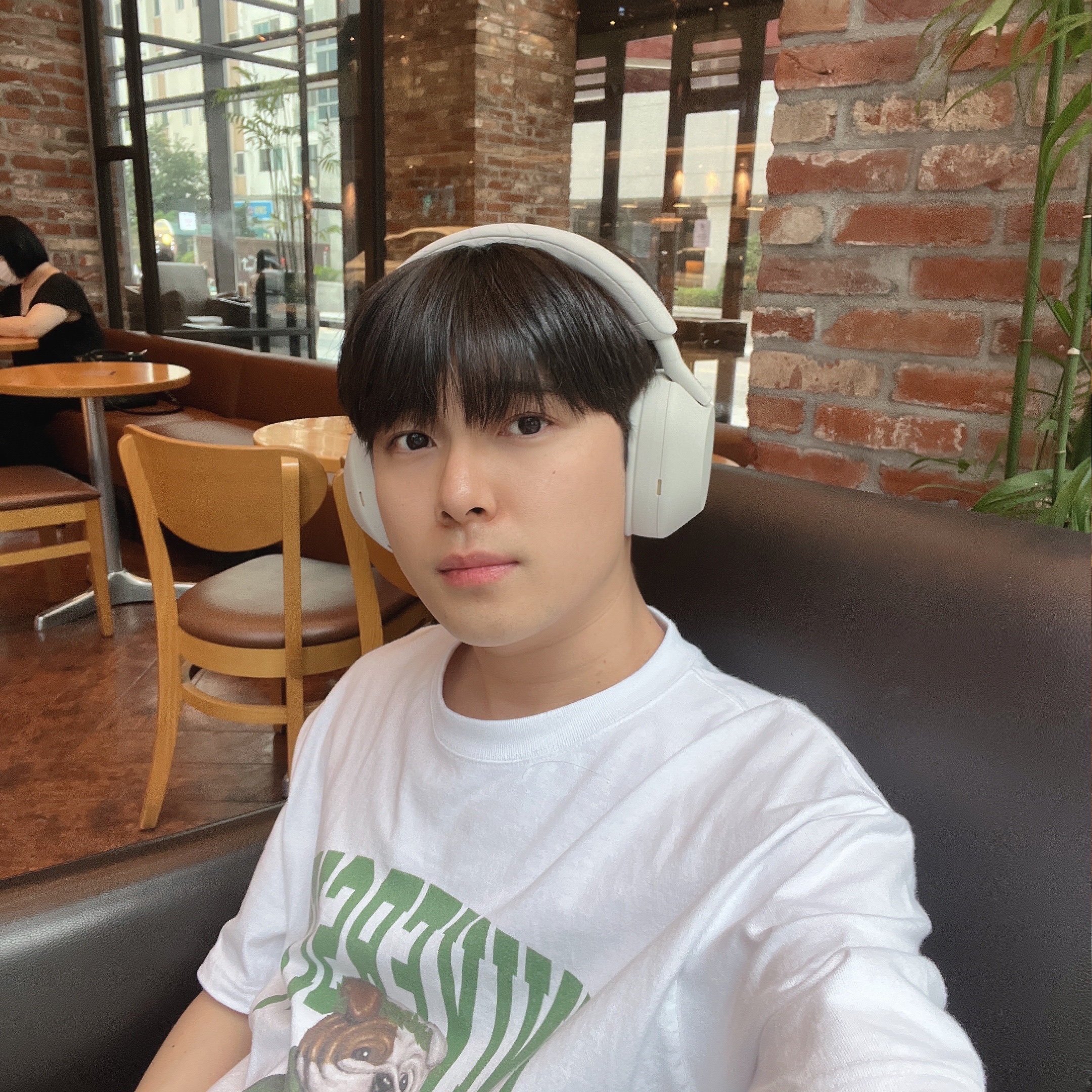 Sony WH-1000XM5 Silver (Korean Ver.) 착용 스타일