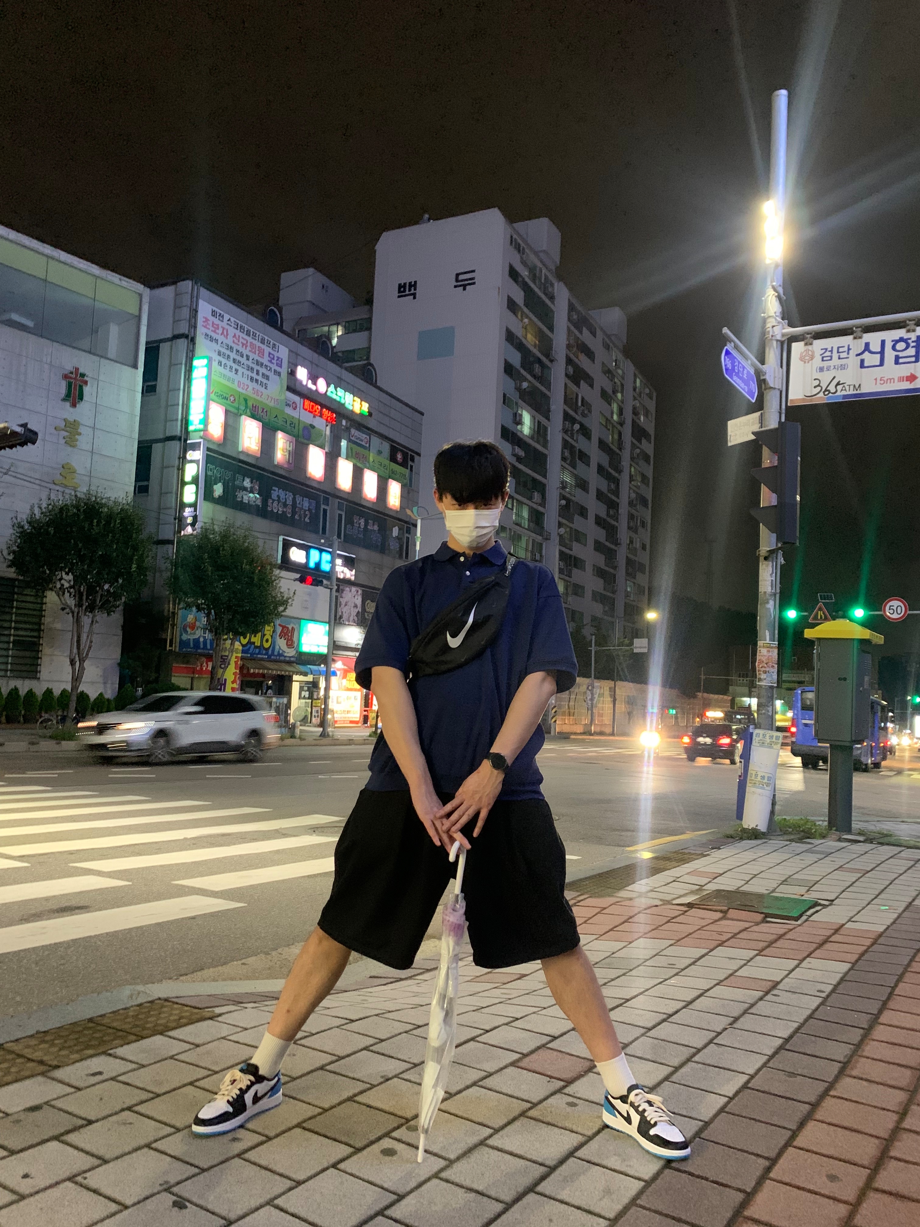 Jordan 1 Retro Low OG Black and Dark Powder Blue 착용 스타일