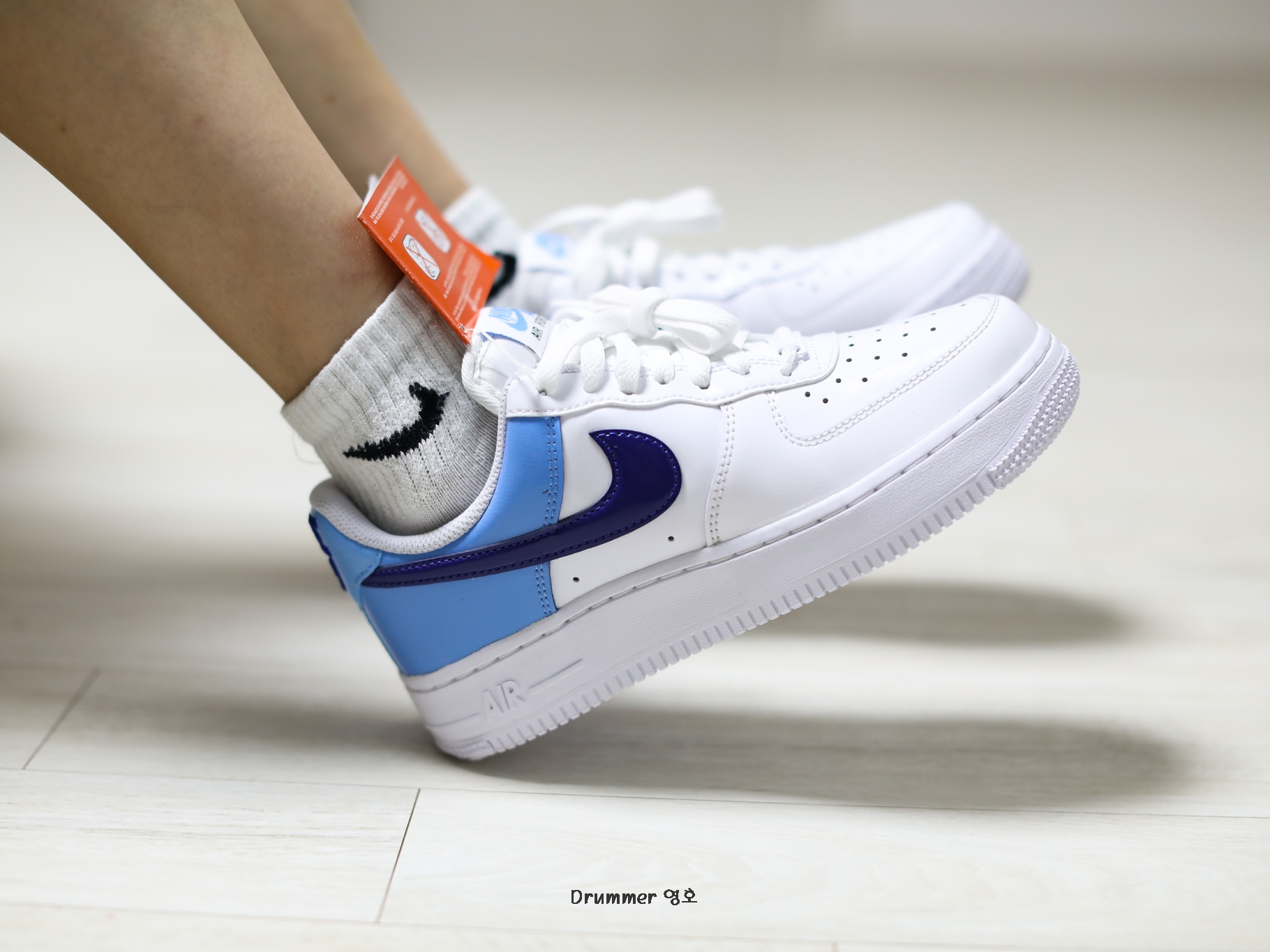 (W) Nike Air Force 1 '07 Essential University Blue 착용 스타일