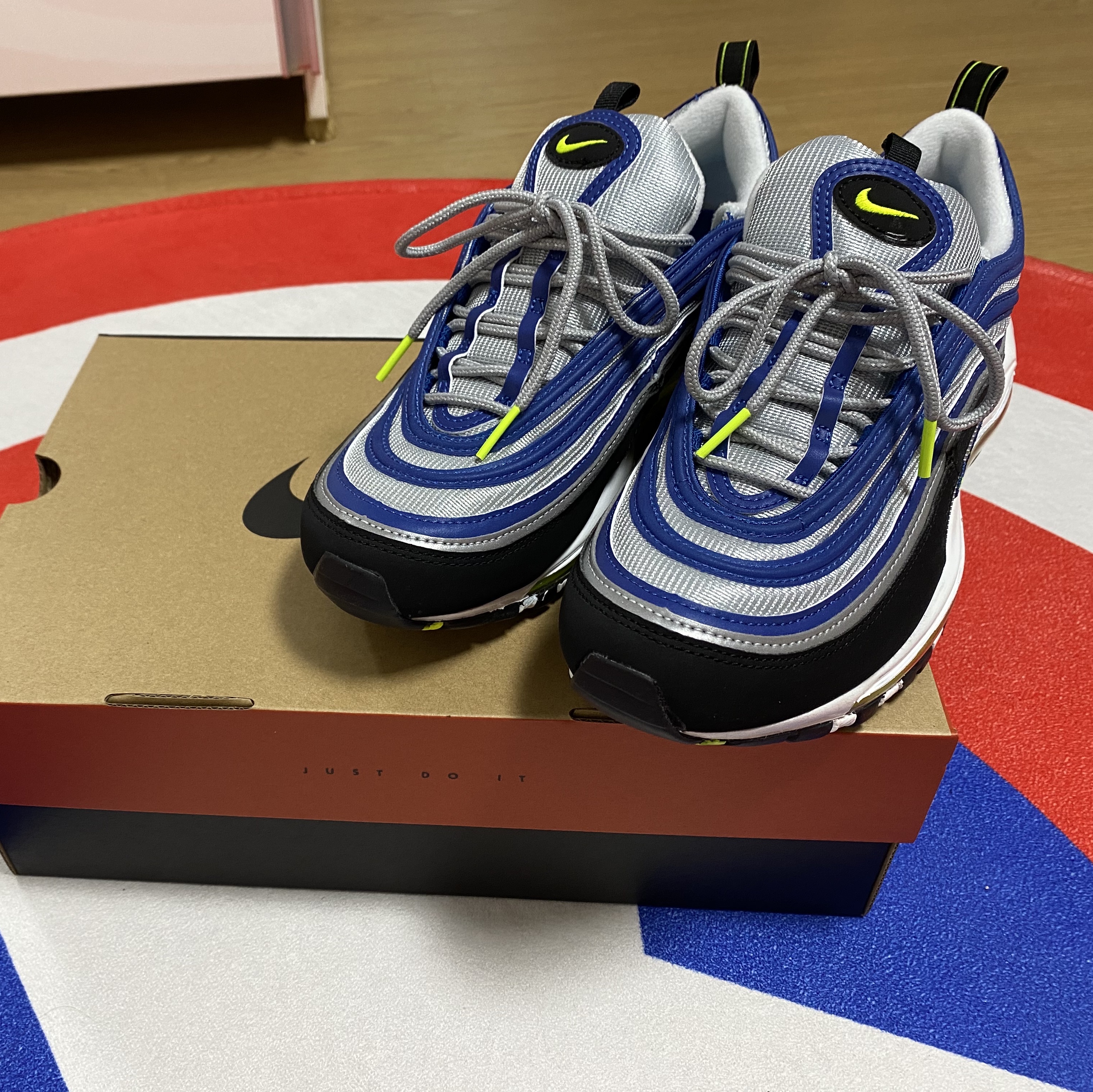Nike Air Max 97 OG Atlantic Blue and Voltage Yellow 착용 스타일 - 2