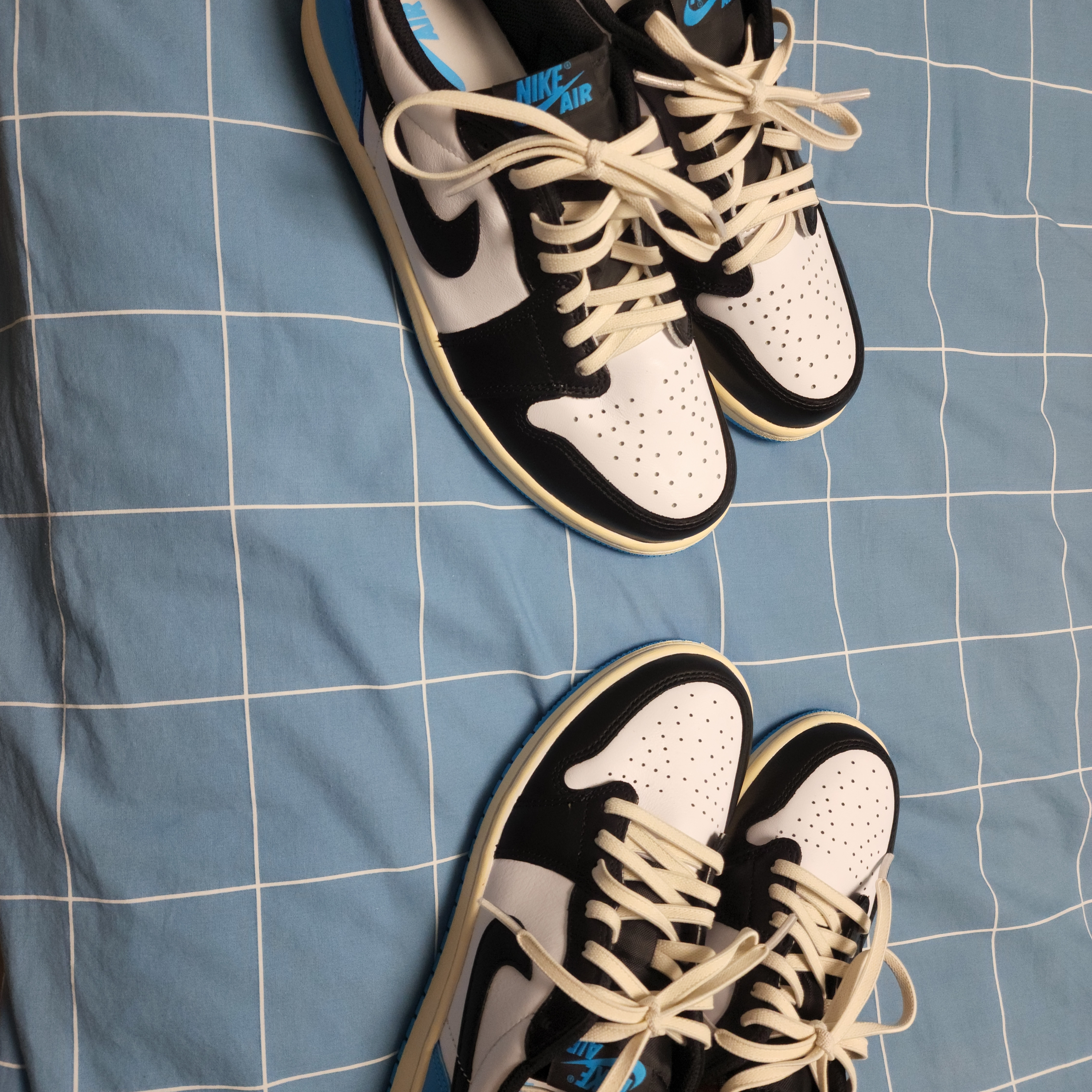 Jordan 1 Retro Low OG Black and Dark Powder Blue, (W) Jordan 1 Retro Low OG Black and Dark Powder Blue 착용 스타일 - 2