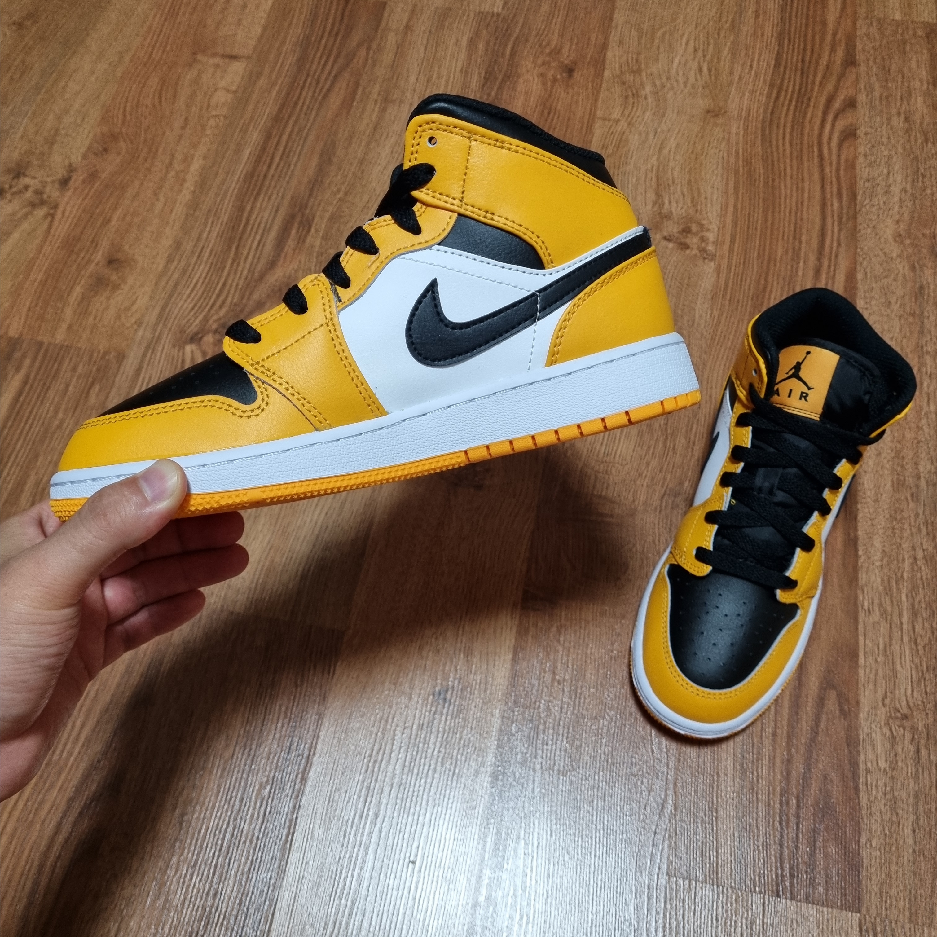 (GS) Jordan 1 Mid Taxi 착용 스타일 - 1