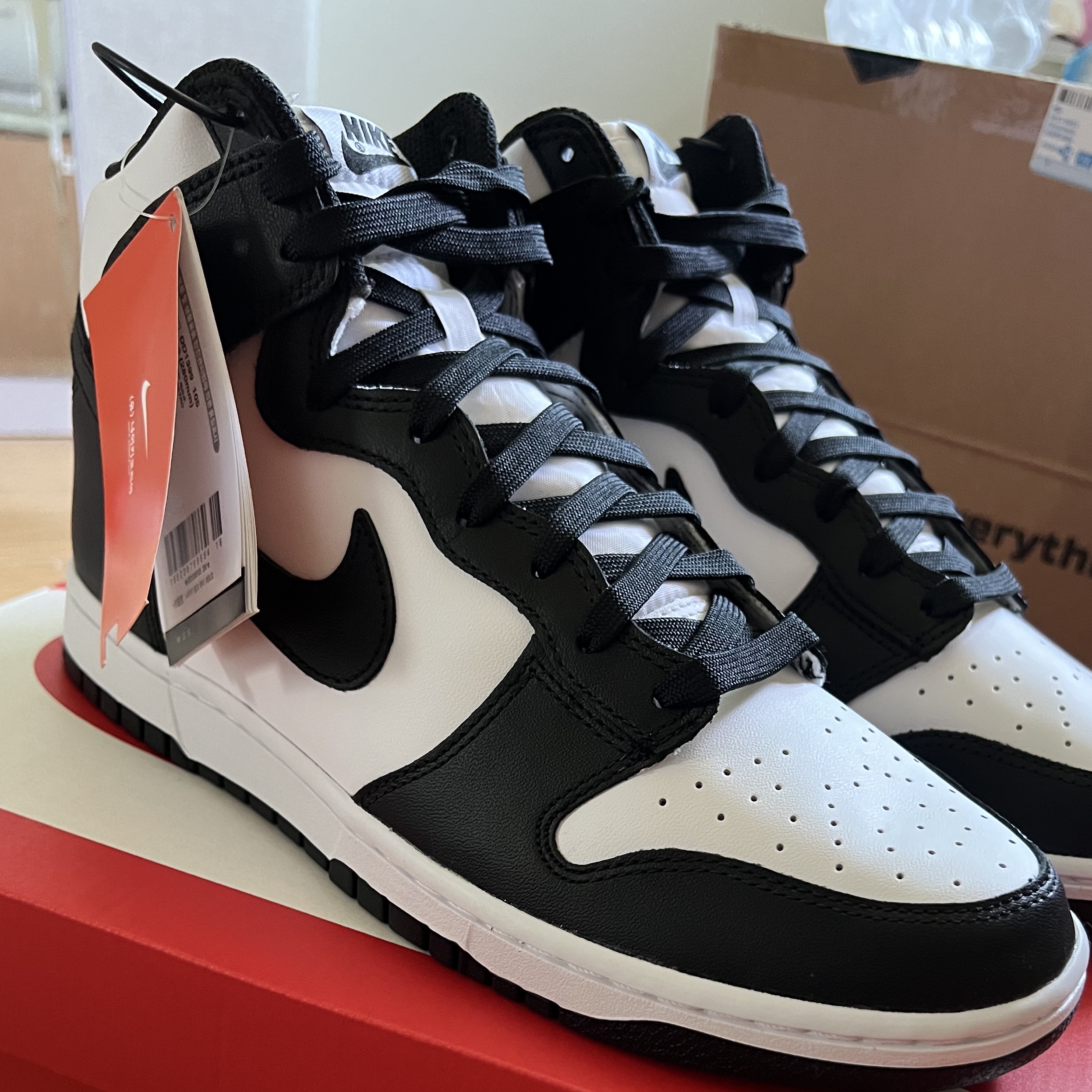 Nike Dunk High Retro Championship White 착용 스타일