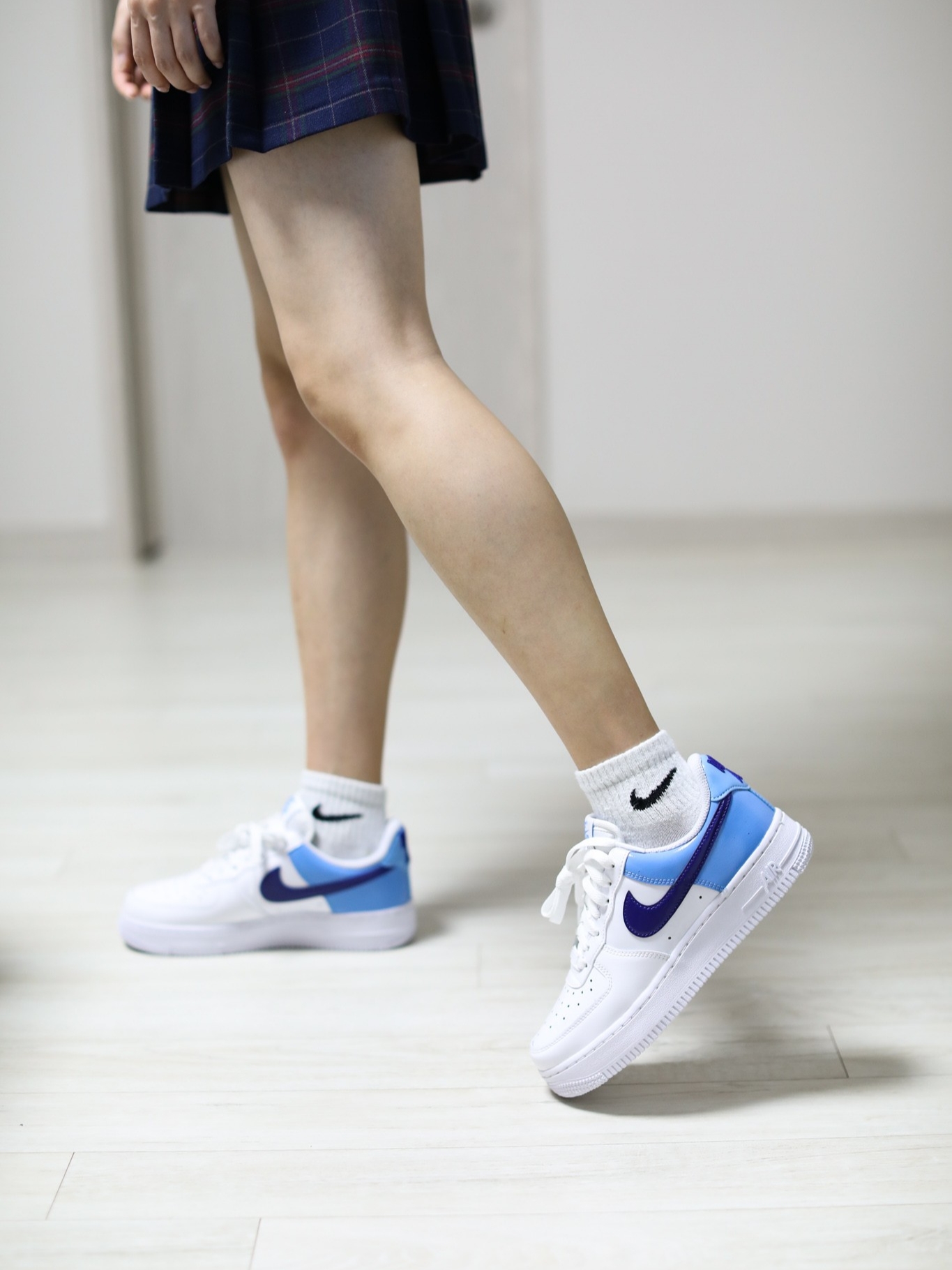 (W) Nike Air Force 1 '07 Essential University Blue 착용 스타일
