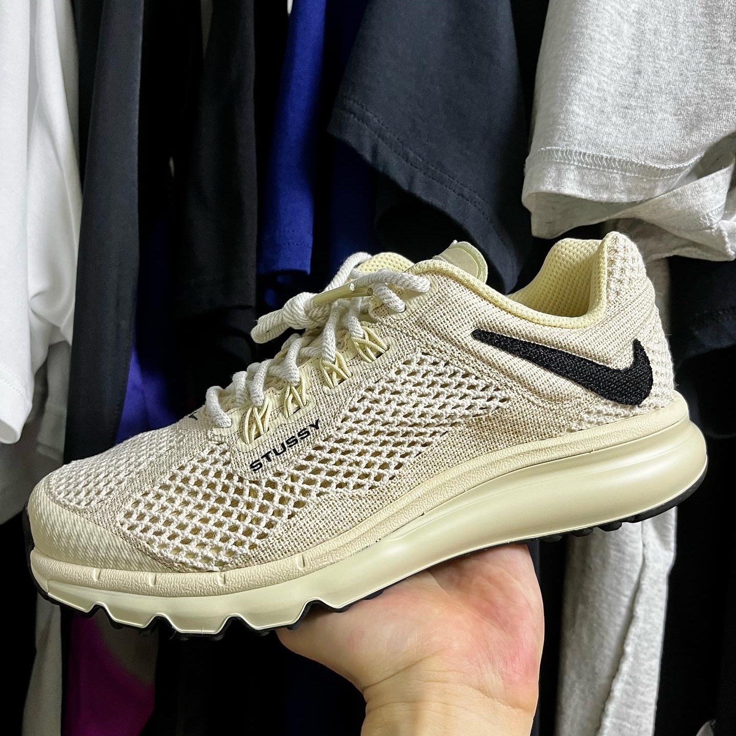 Nike x Stussy Air Max 2013 Fossil 착용 스타일 - 1