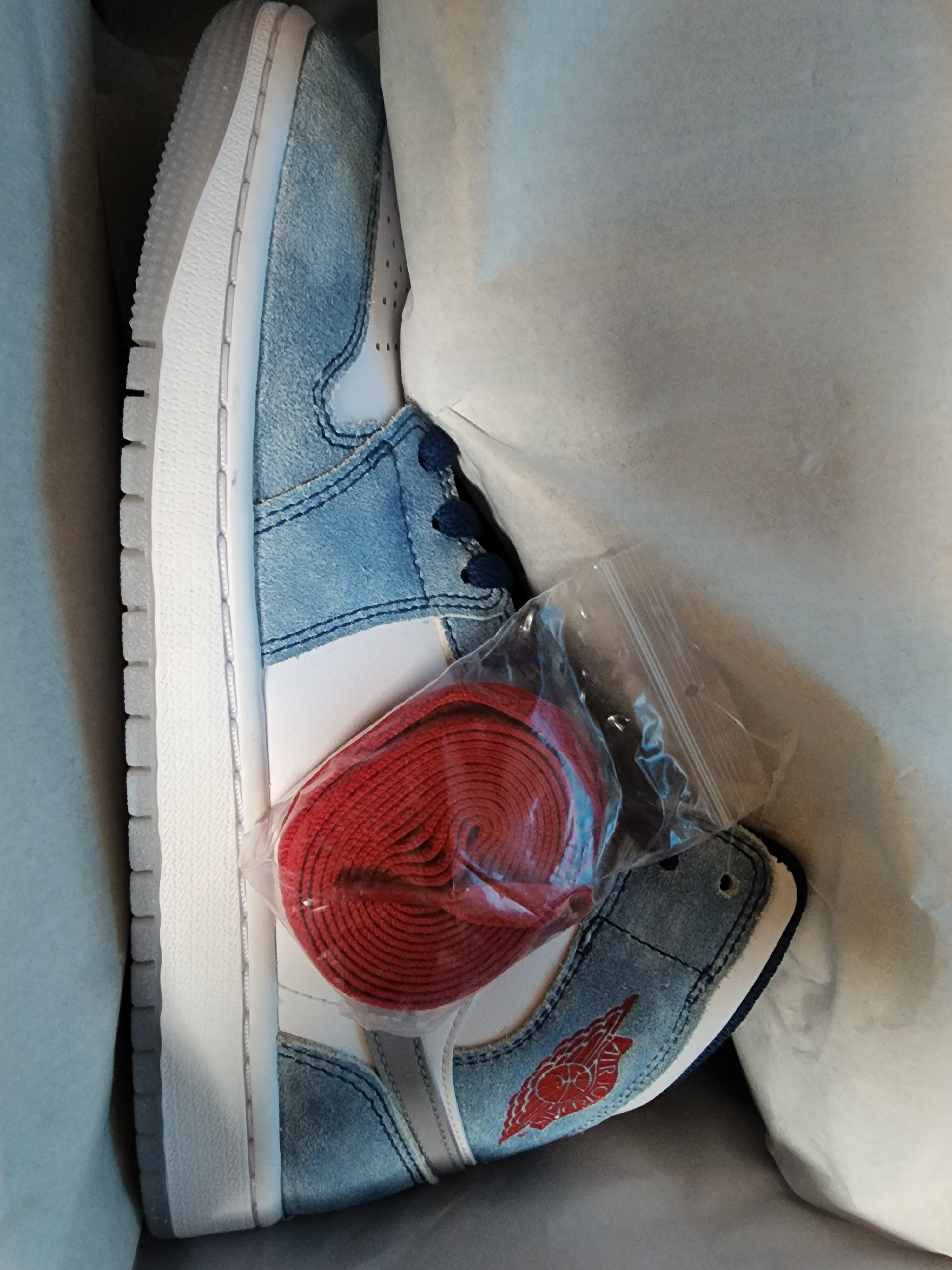 Jordan 1 Mid SE French Blue Fire Red 착용 스타일 - 4