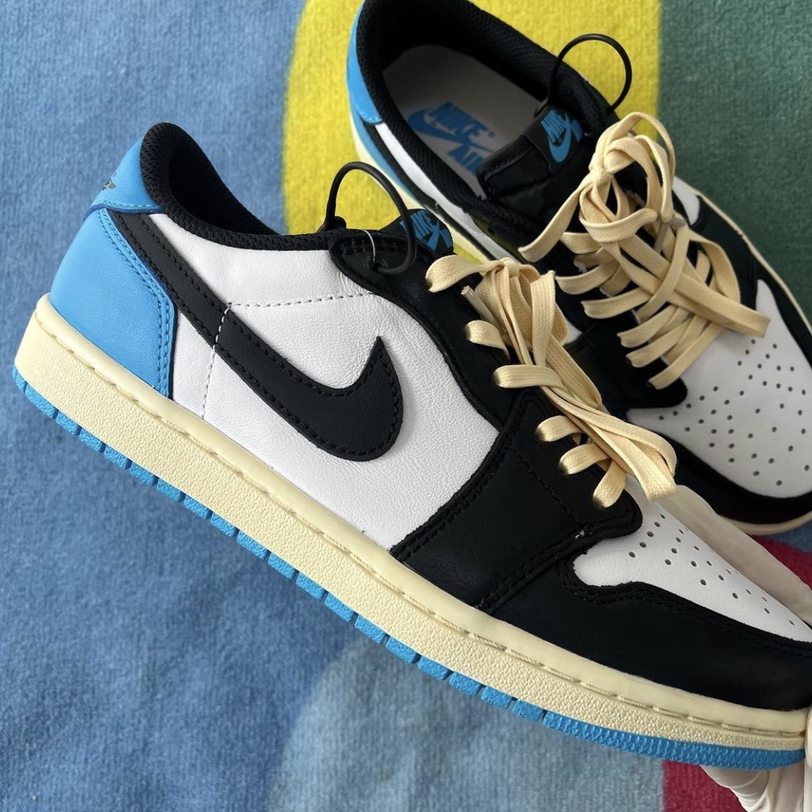 Jordan 1 Retro Low OG Black and Dark Powder Blue, (W) Jordan 1 Retro Low OG Black and Dark Powder Blue 착용 스타일 - 4
