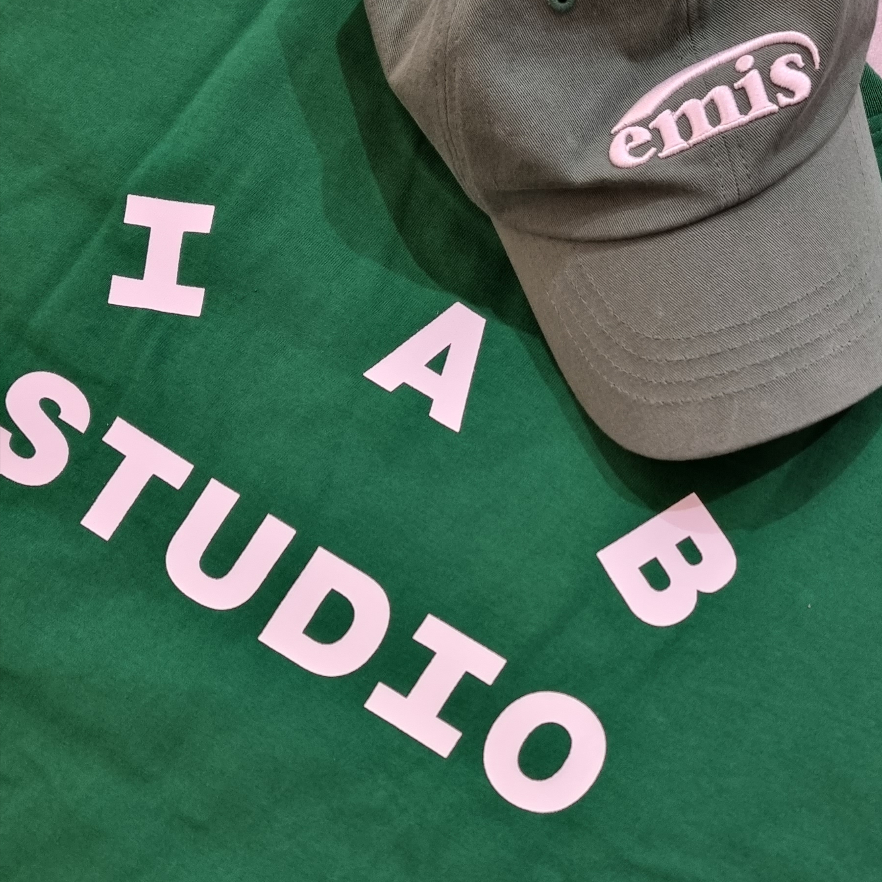 IAB Studio T-Shirt Green - 22FW 착용 스타일