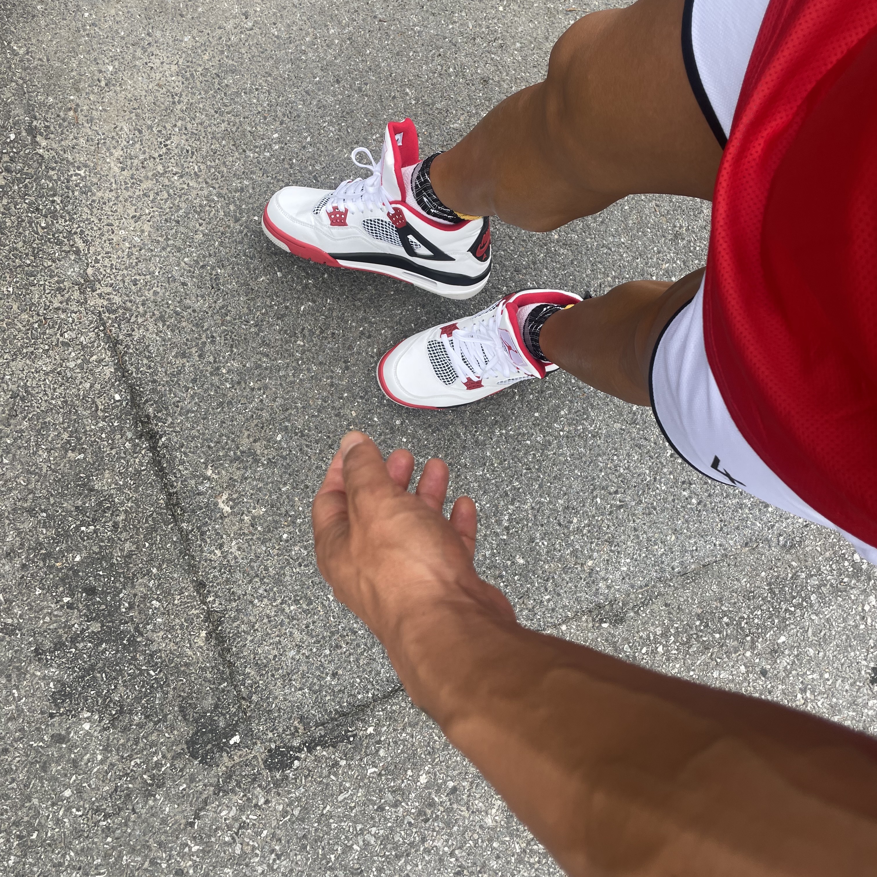 Jordan 4 Retro OG Fire Red 2020 착용 스타일 - 4