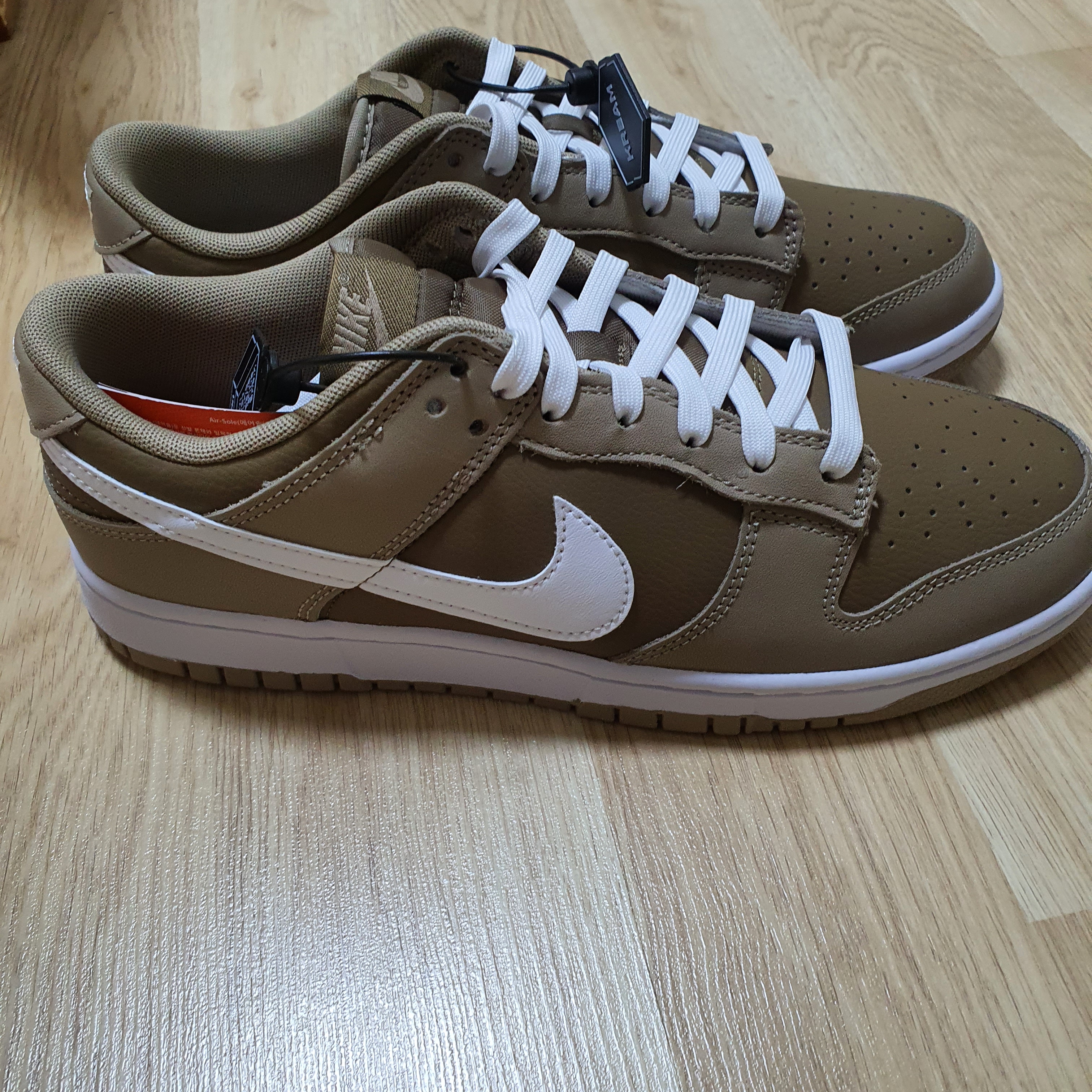 Nike Dunk Low Retro Khaki Hazel Rush 착용 스타일 - 3