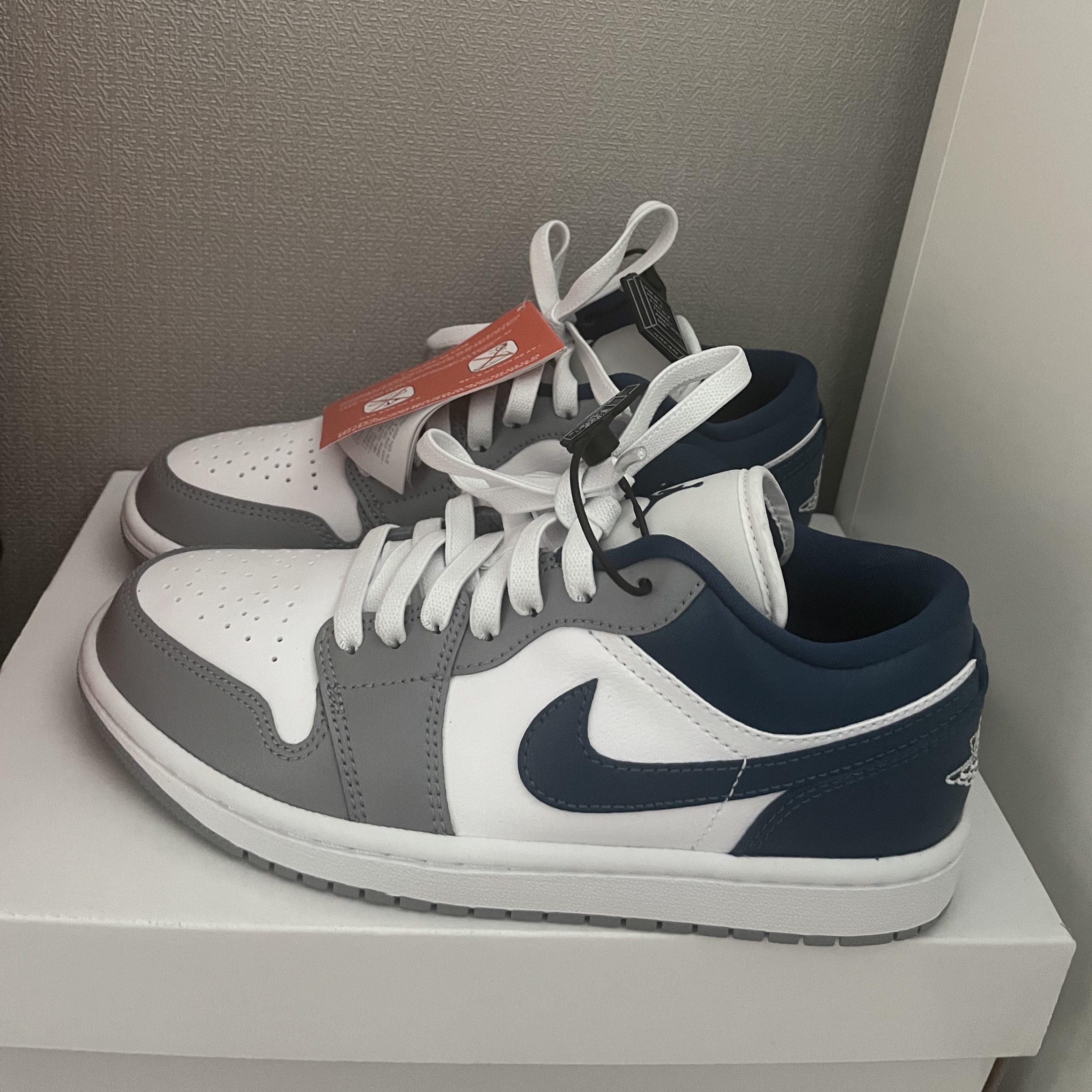 (W) Jordan 1 Low White Grey Blue 착용 스타일 - 1