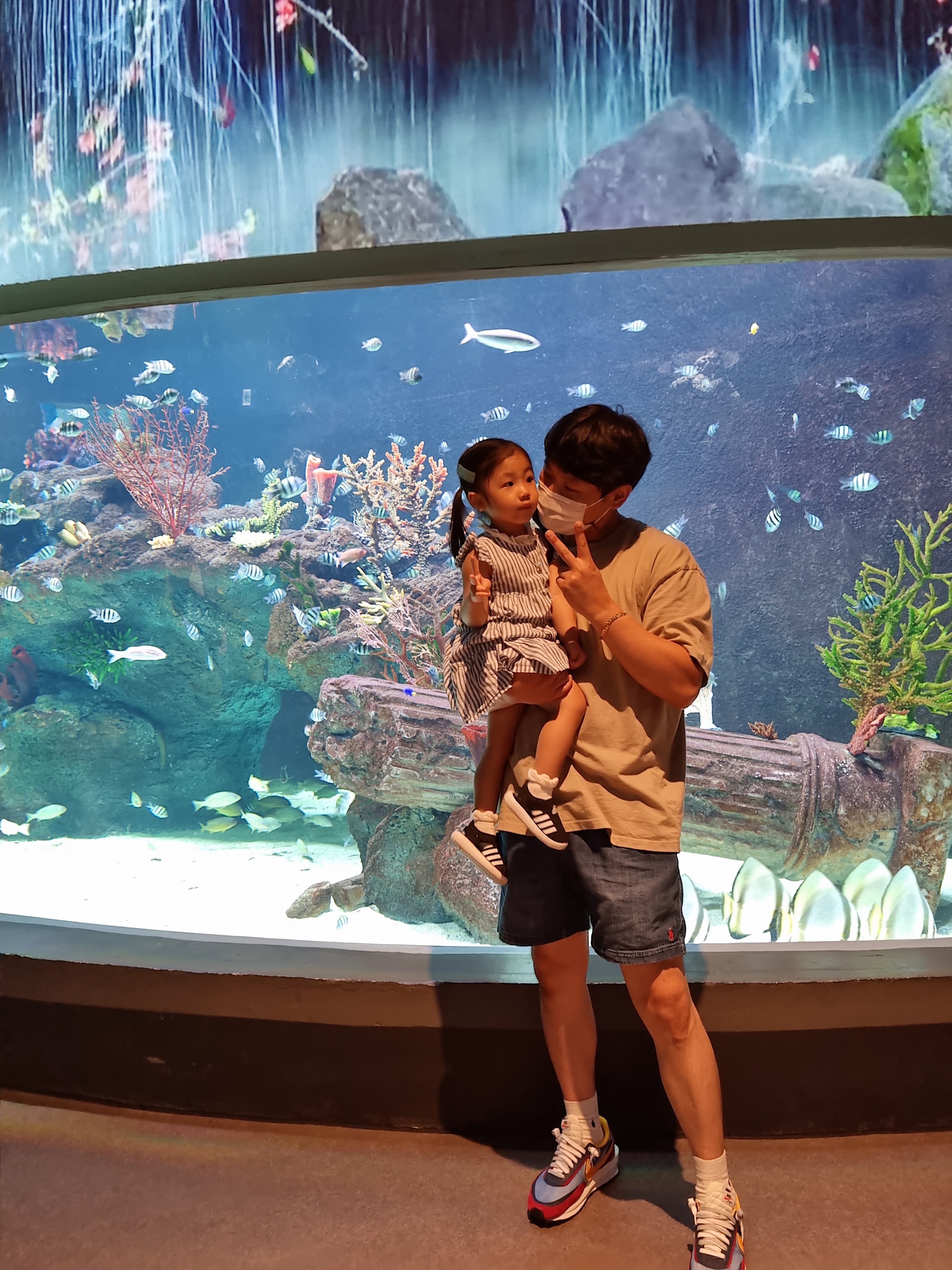 Nike x Sacai LDWaffle Blue Multi 착용 스타일 - 1