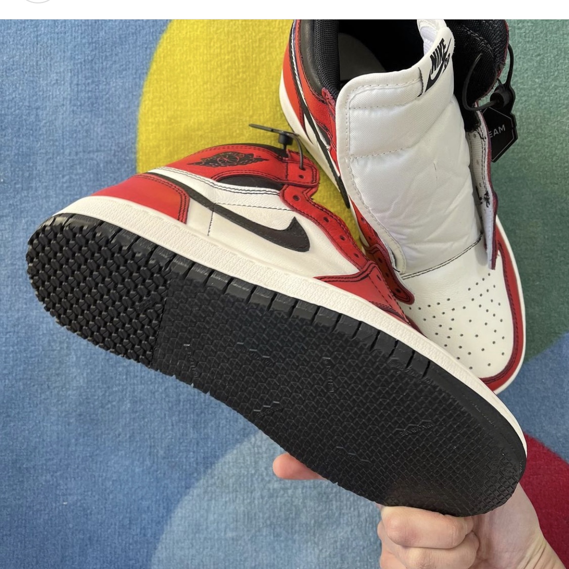 Jordan 1 Retro High OG Black Mocha, Jordan 1 x Travis Scott x Fragment Retro Low OG SP Military Blue 착용 스타일 - 4