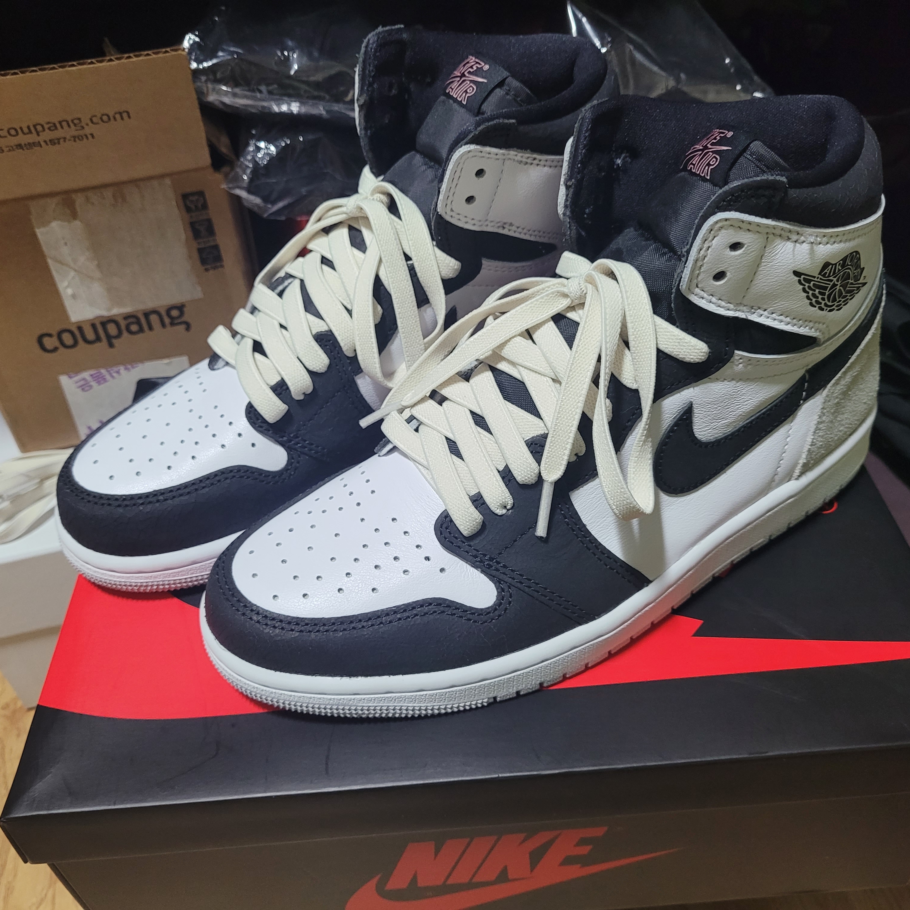 Jordan 1 Retro High OG Bleached Coral 착용 스타일