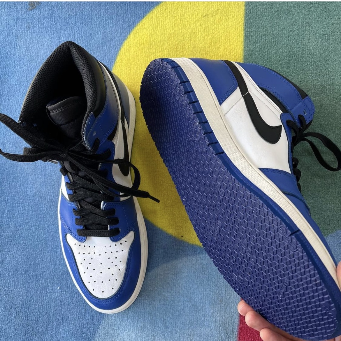 Jordan 1 Retro High OG Black Mocha, Jordan 1 x Travis Scott x Fragment Retro Low OG SP Military Blue 착용 스타일 - 3