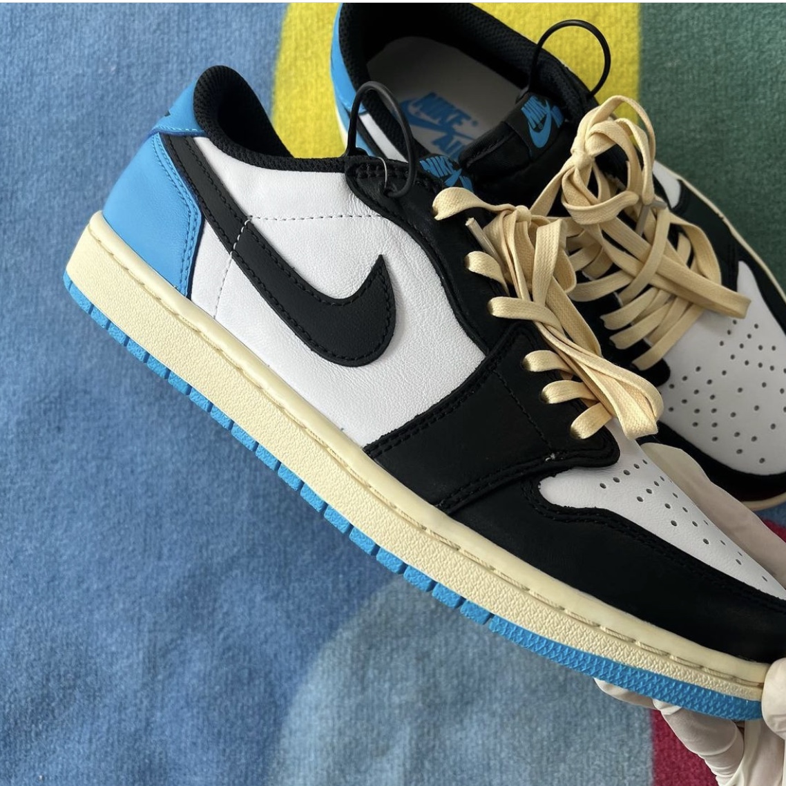 Jordan 1 Retro Low OG Black and Dark Powder Blue, (W) Jordan 1 Retro Low OG Black and Dark Powder Blue 착용 스타일 - 3