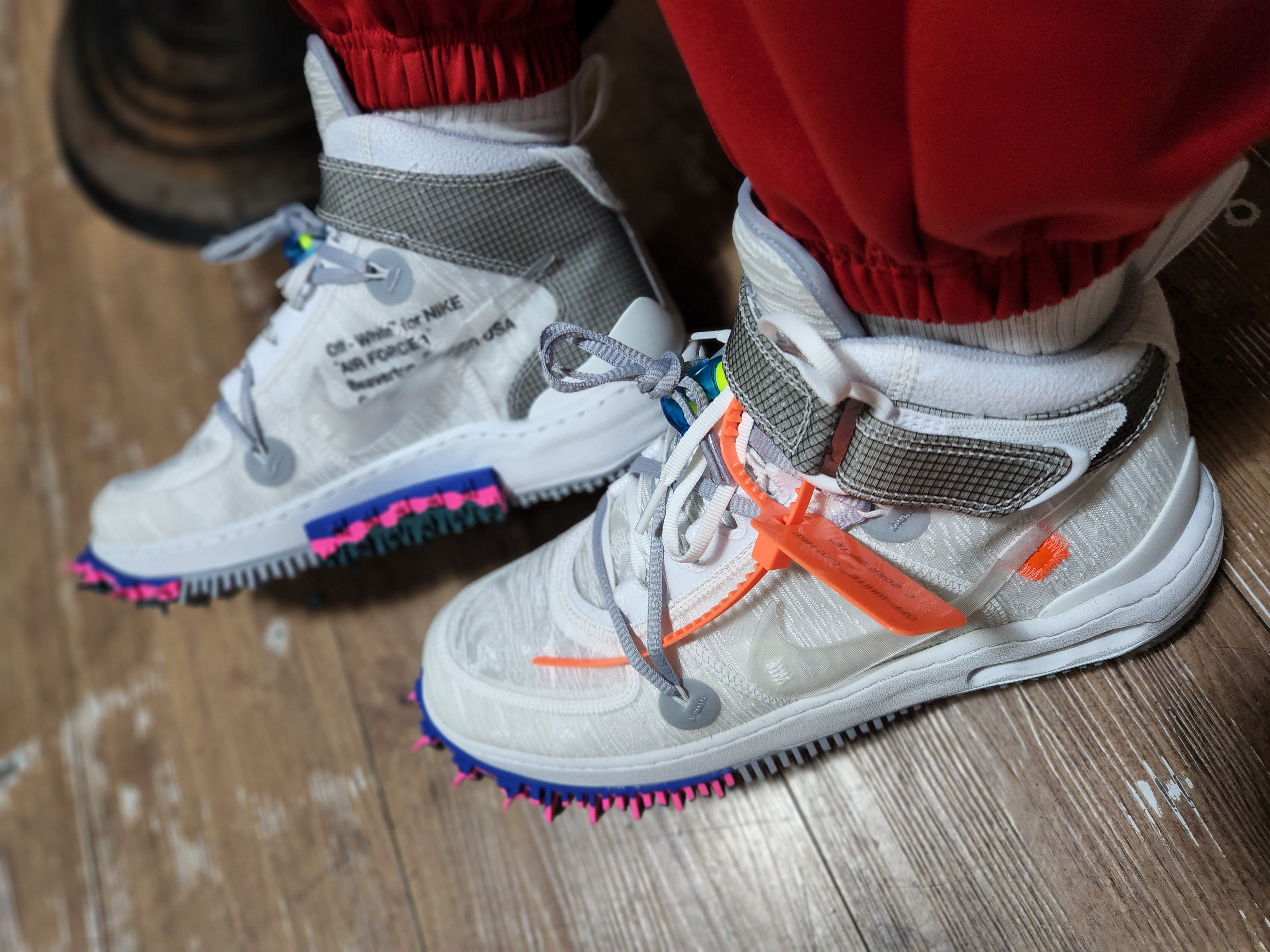 Nike x Off-White Air Force 1 Mid SP White 착용 스타일 - 4