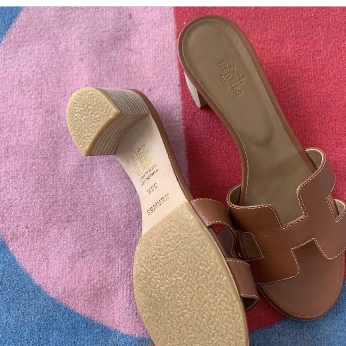 (W) Hermes Oran Sandal Calfskin & Gold Piqures Ecrues 착용 스타일 - 2