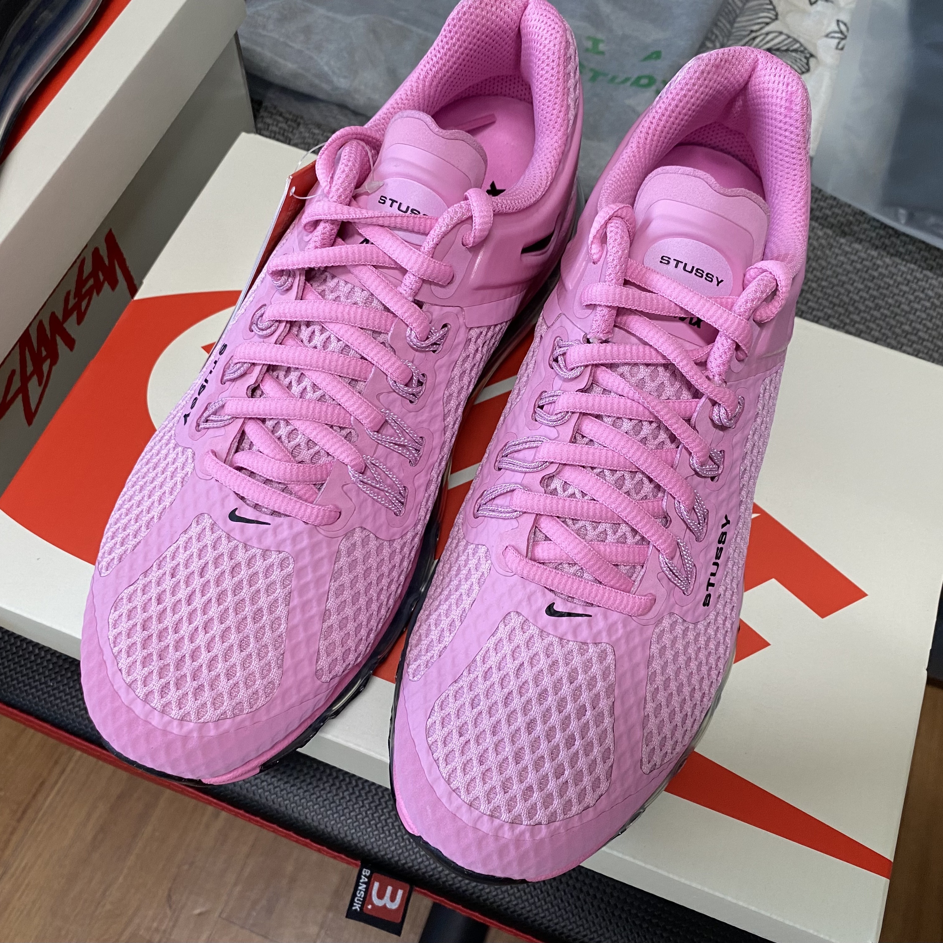 Nike x Stussy Air Max 2013 Psychic Pink 착용 스타일 - 3