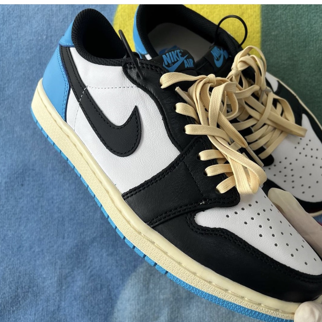 Jordan 1 Retro Low OG Black and Dark Powder Blue, (W) Jordan 1 Retro Low OG Black and Dark Powder Blue 착용 스타일 - 2