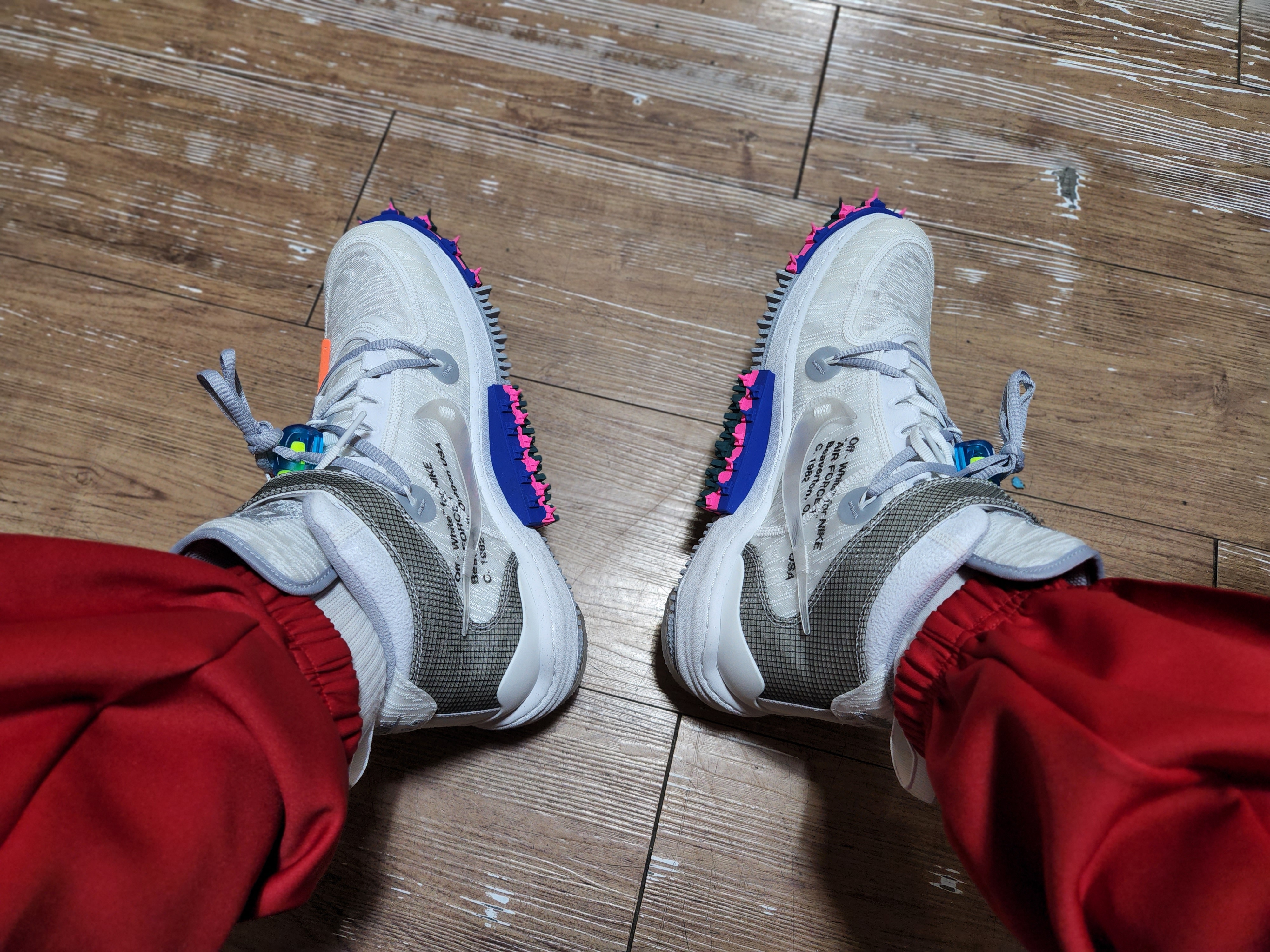 Nike x Off-White Air Force 1 Mid SP White 착용 스타일 - 2