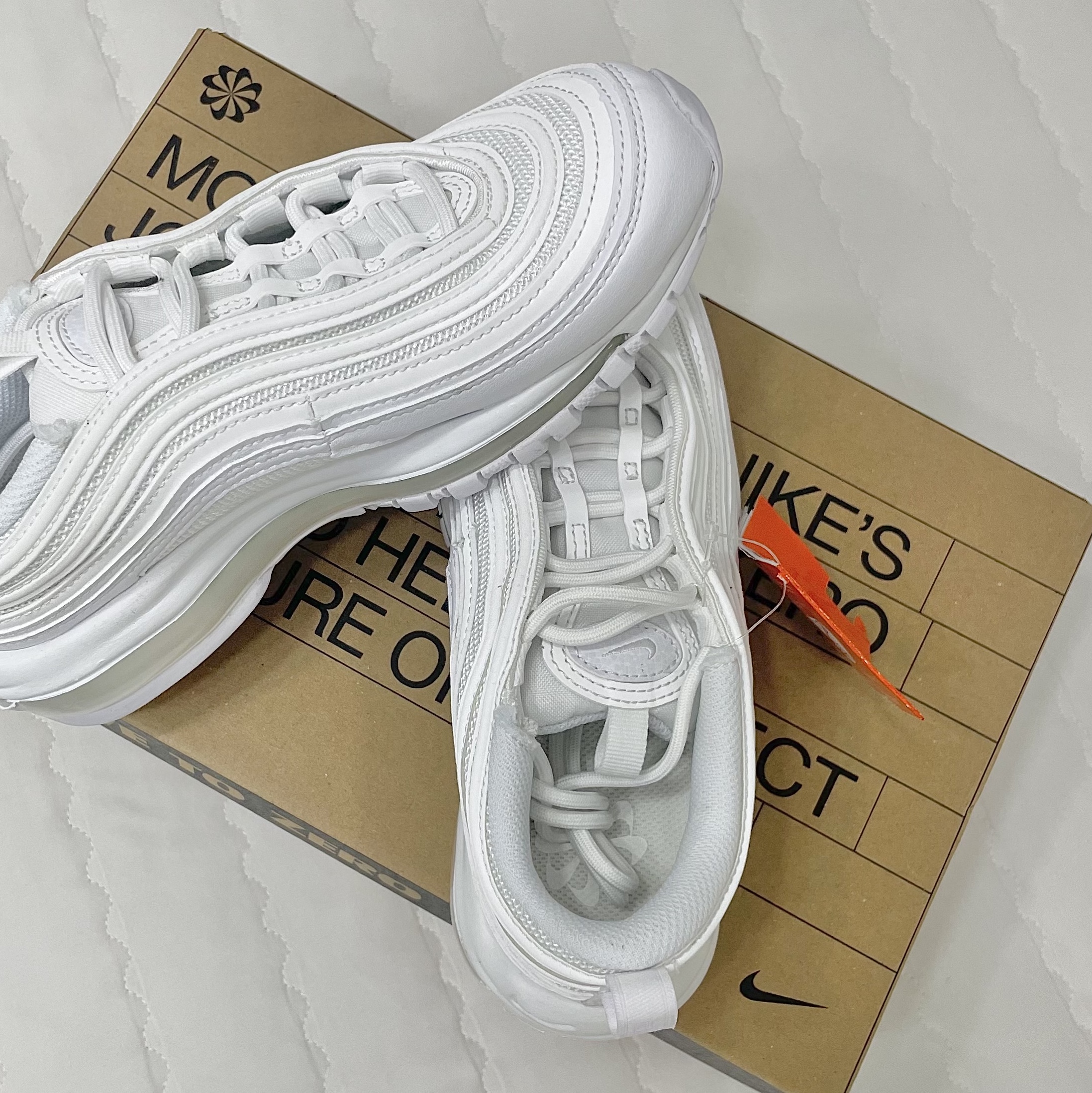 (W) Nike Air Max 97 White Pure Platinum 착용 스타일