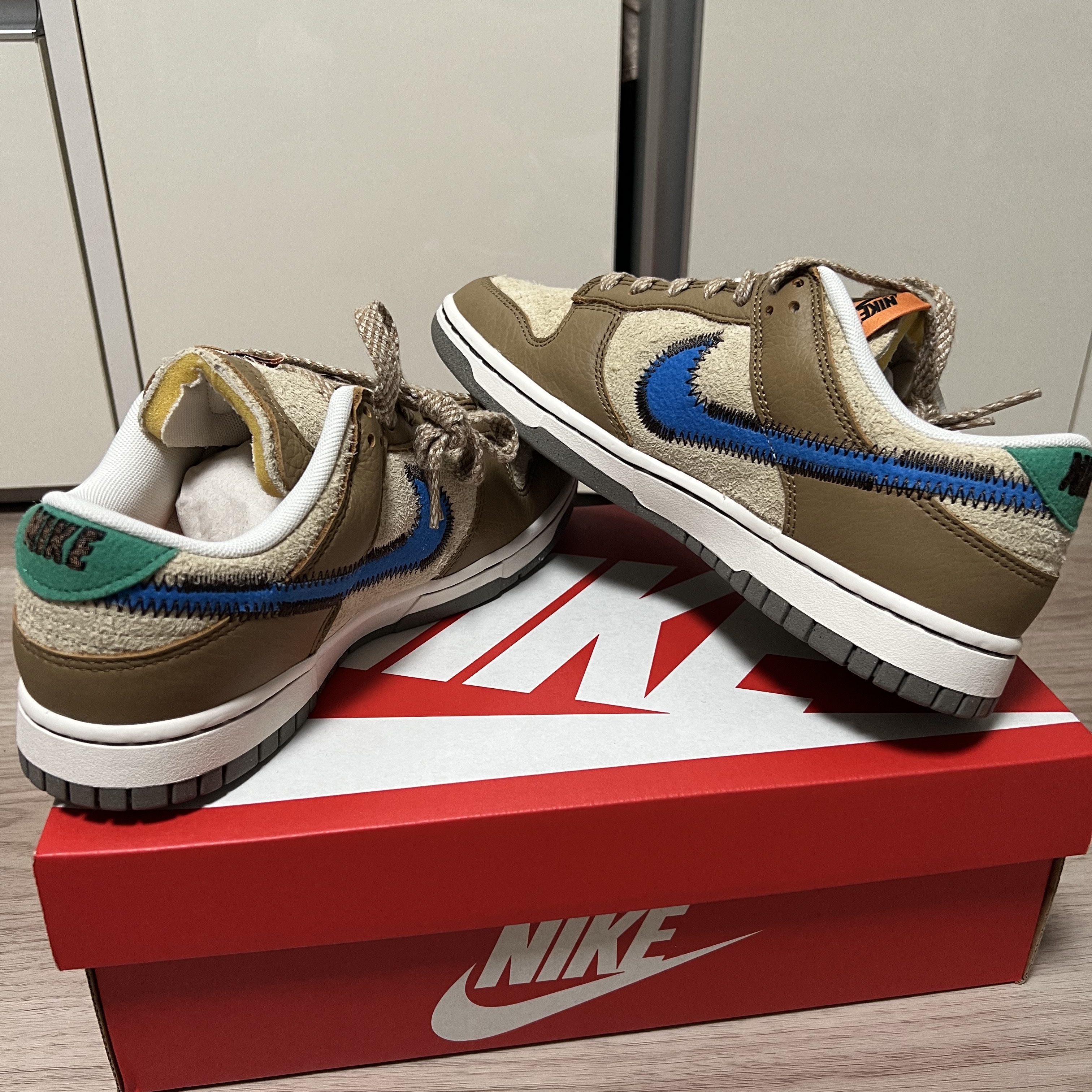 Nike x Size? Dunk Low Dark Driftwood Photo Blue 착용 스타일 - 1