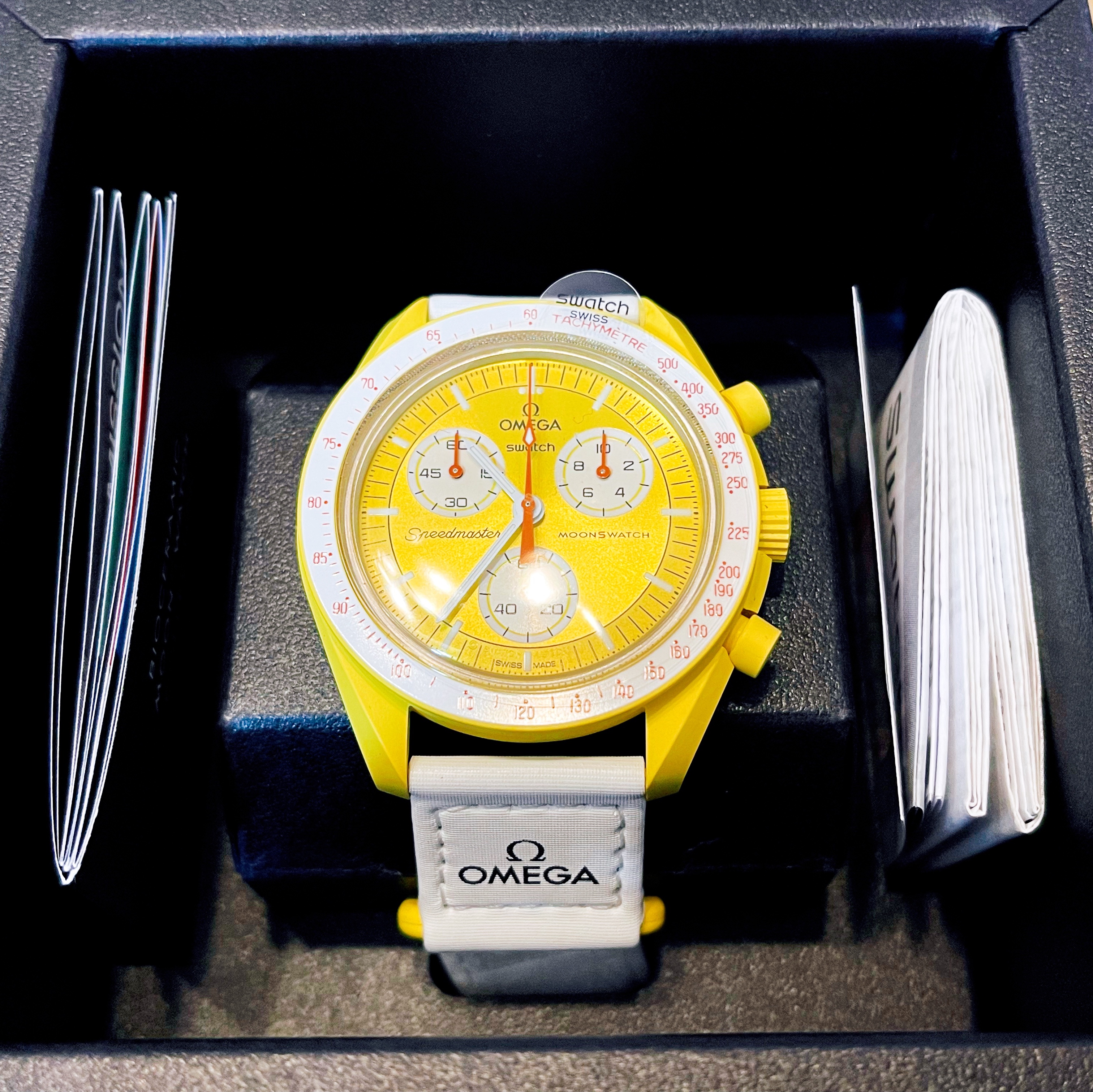 Swatch x Omega Bioceramic MoonSwatch Mission To The Sun 착용 스타일 - 2