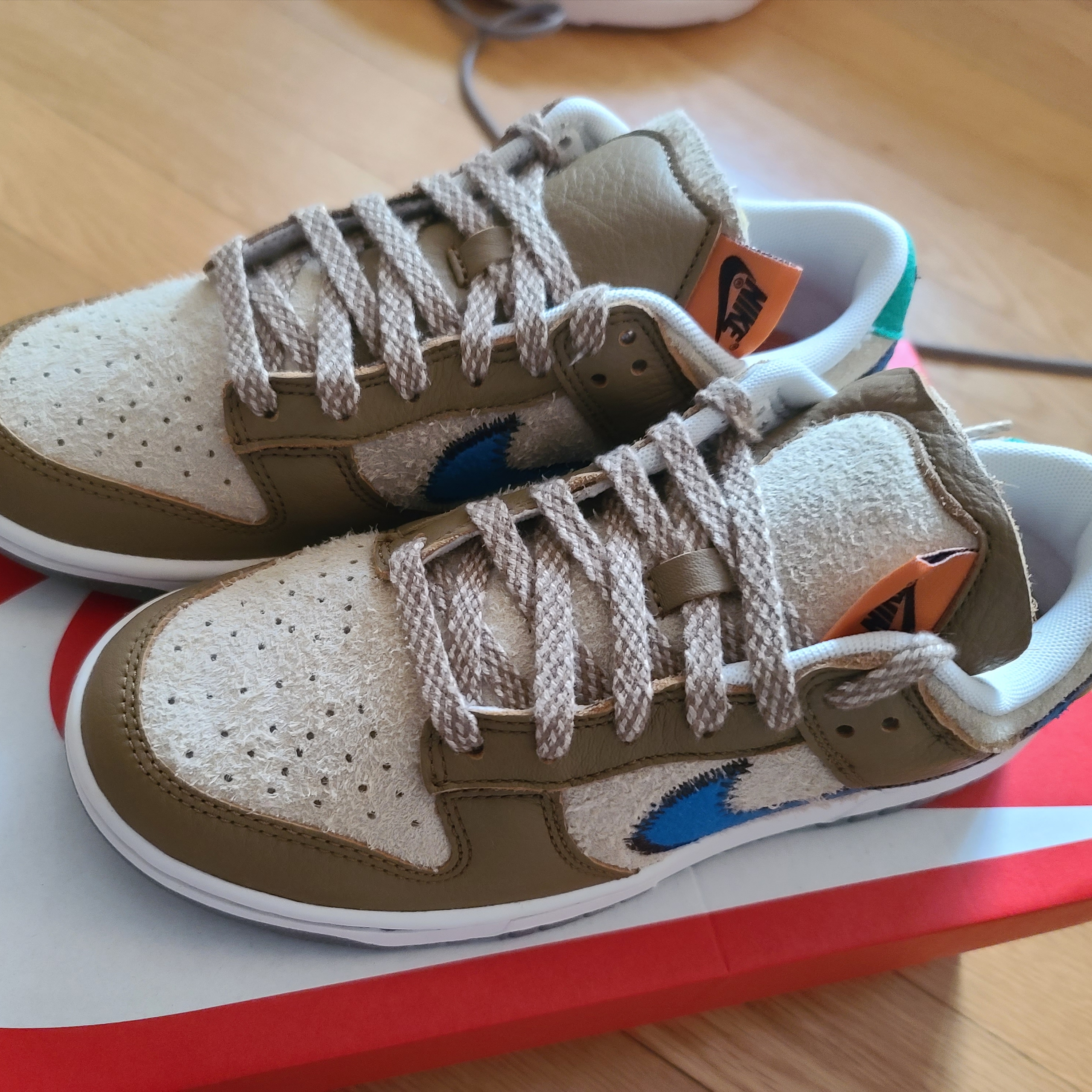 Nike x Size? Dunk Low Dark Driftwood Photo Blue 착용 스타일 - 1