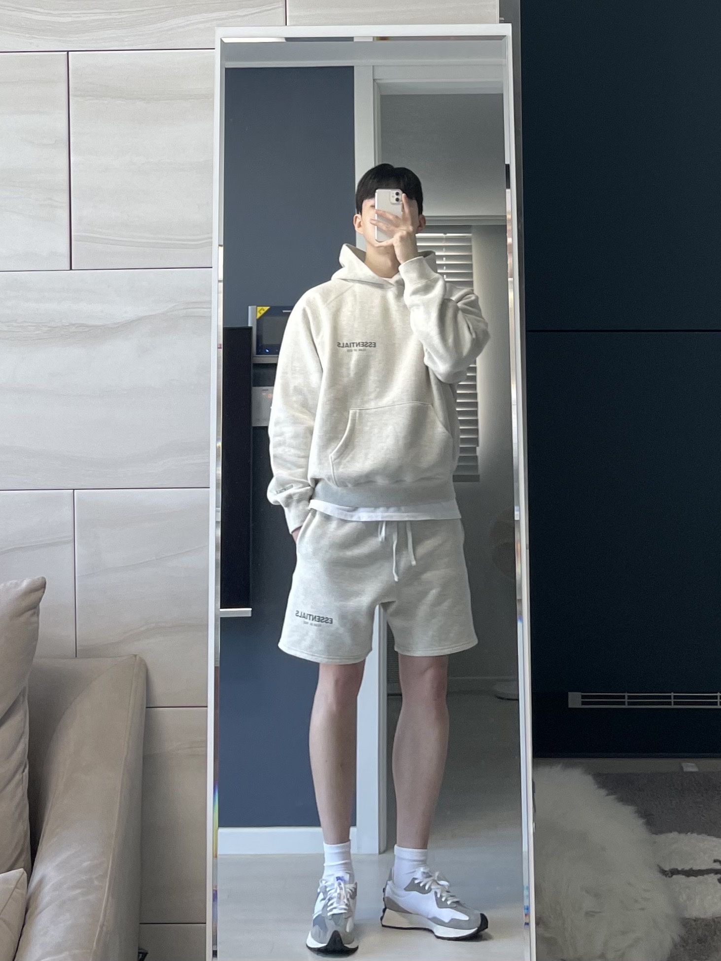 Essentials The Core Collection Pullover Hoodie Oatmeal, New Balance 327 Grey 착용 스타일