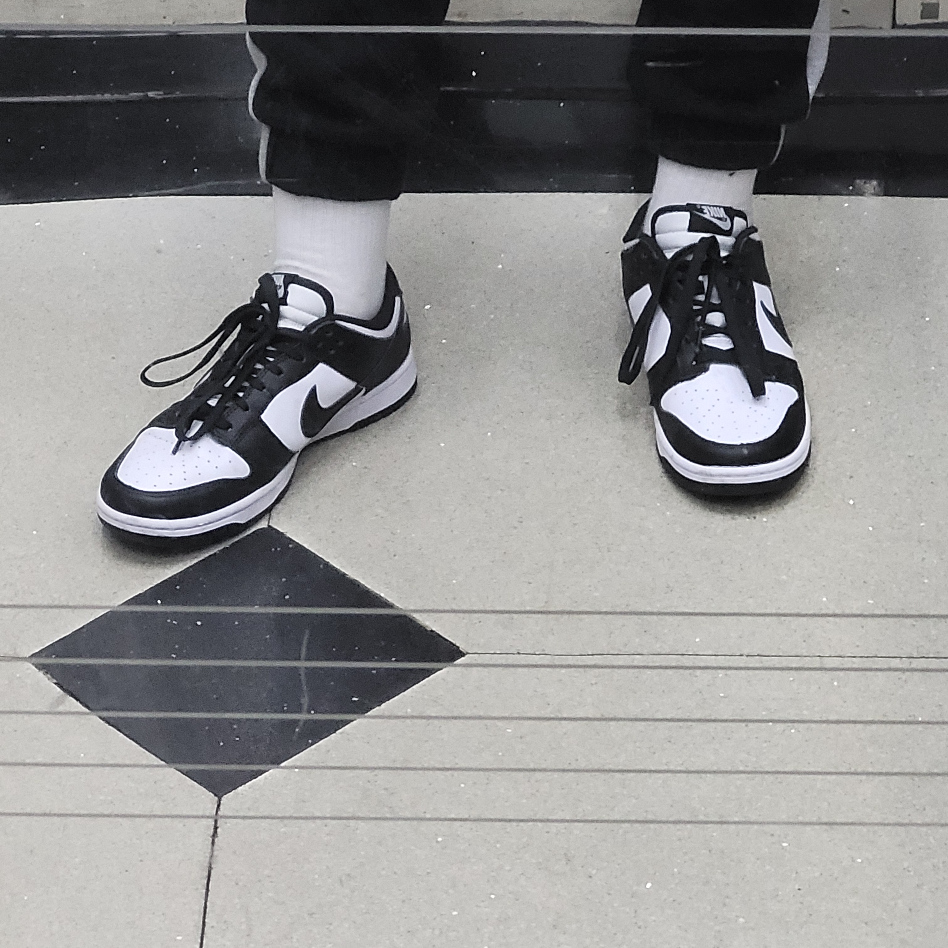 Nike Dunk Low Retro Black 착용 스타일