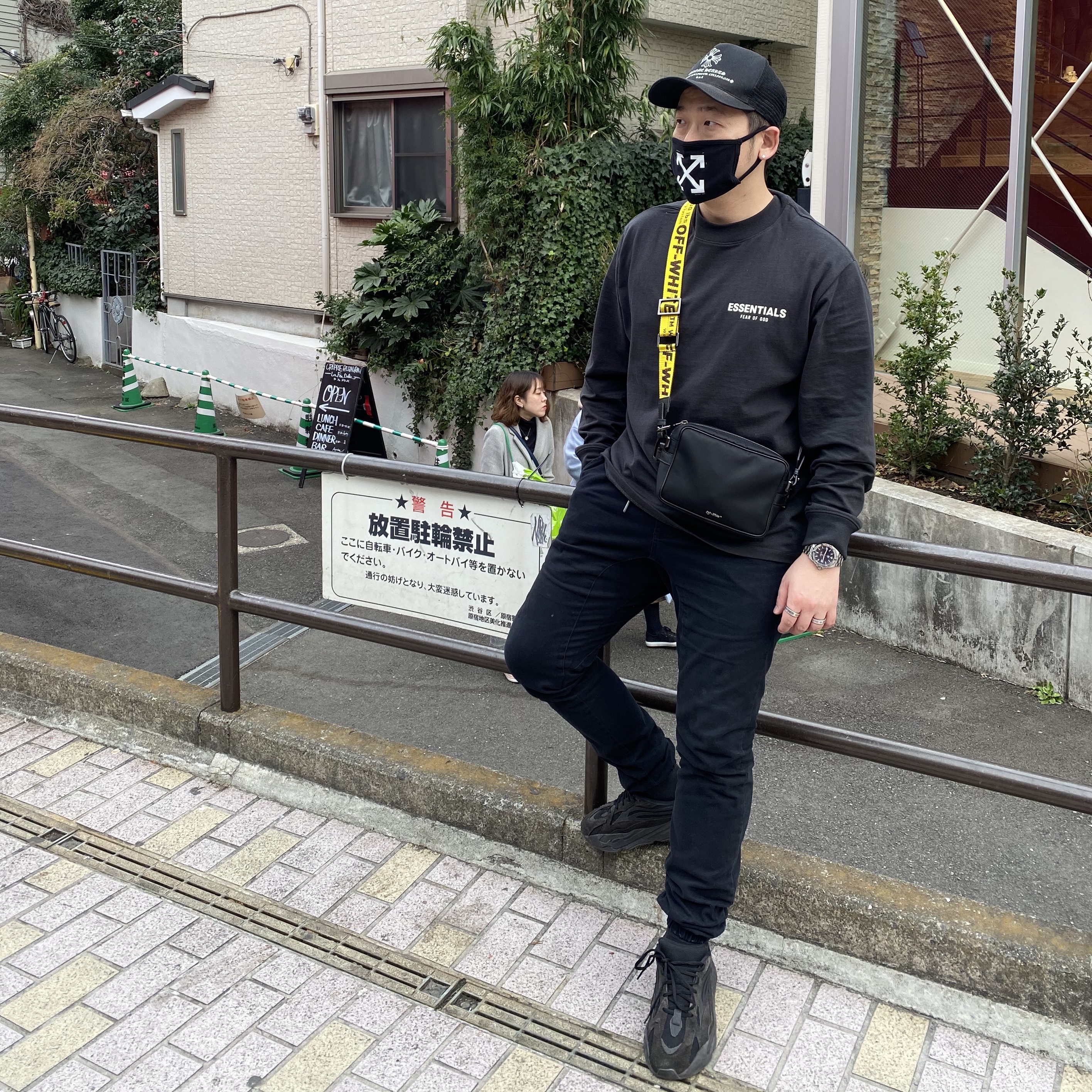 Adidas Yeezy Boost 700 V2 Vanta 2019 착용 스타일