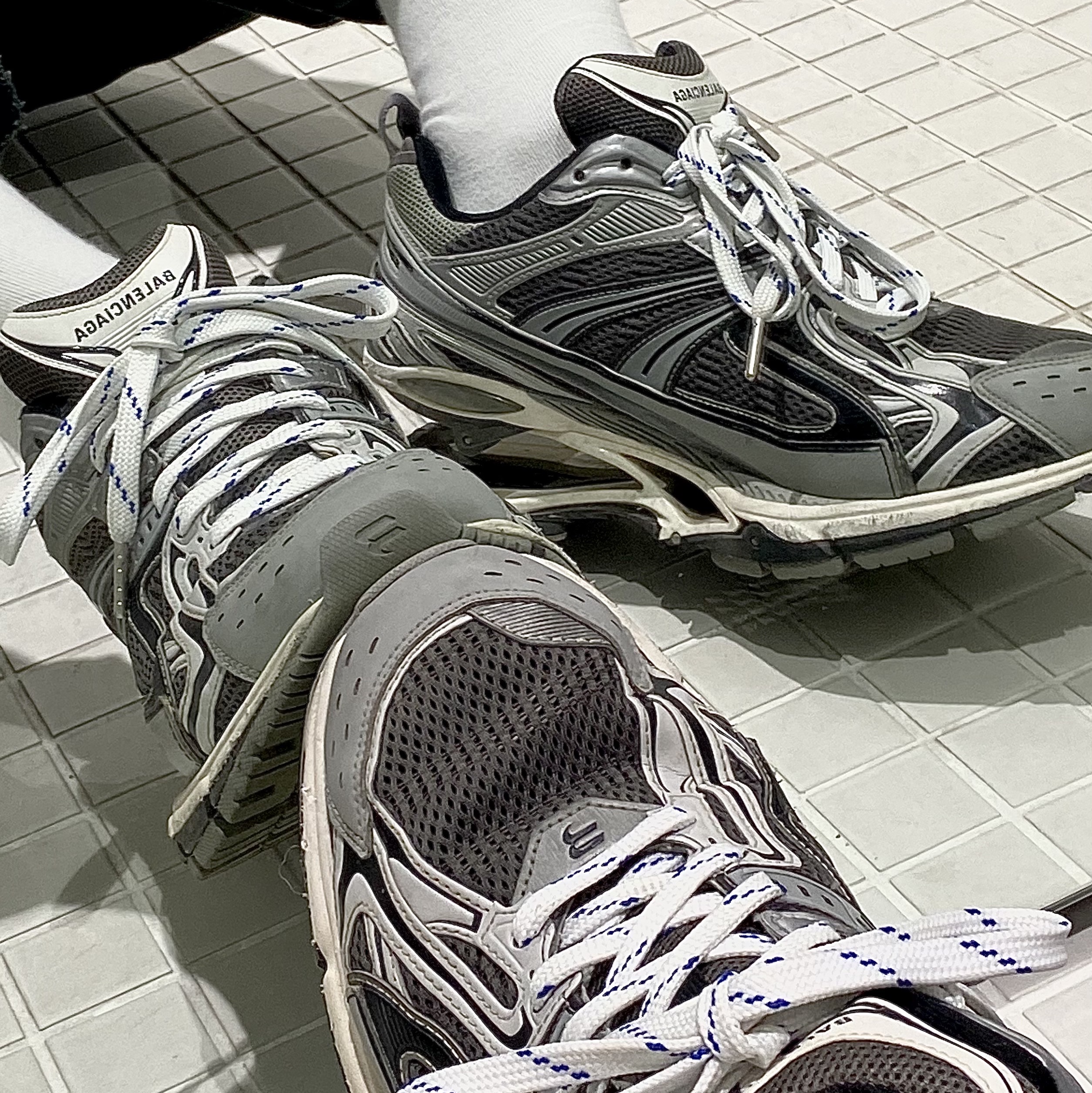 Balenciaga X-Pander Sneakers Grey Black White 착용 스타일