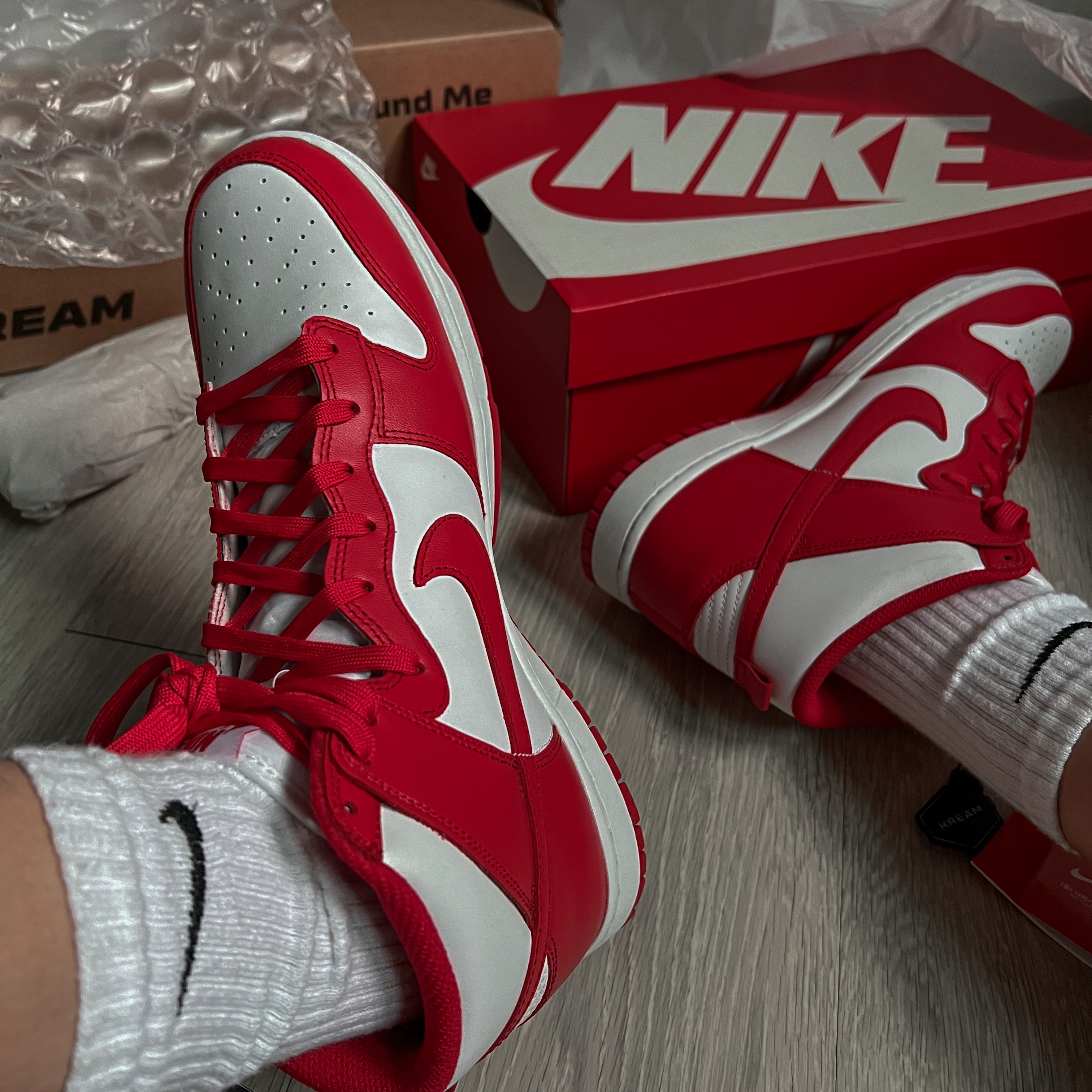 Nike Dunk High Retro Championship White and Red 착용 스타일