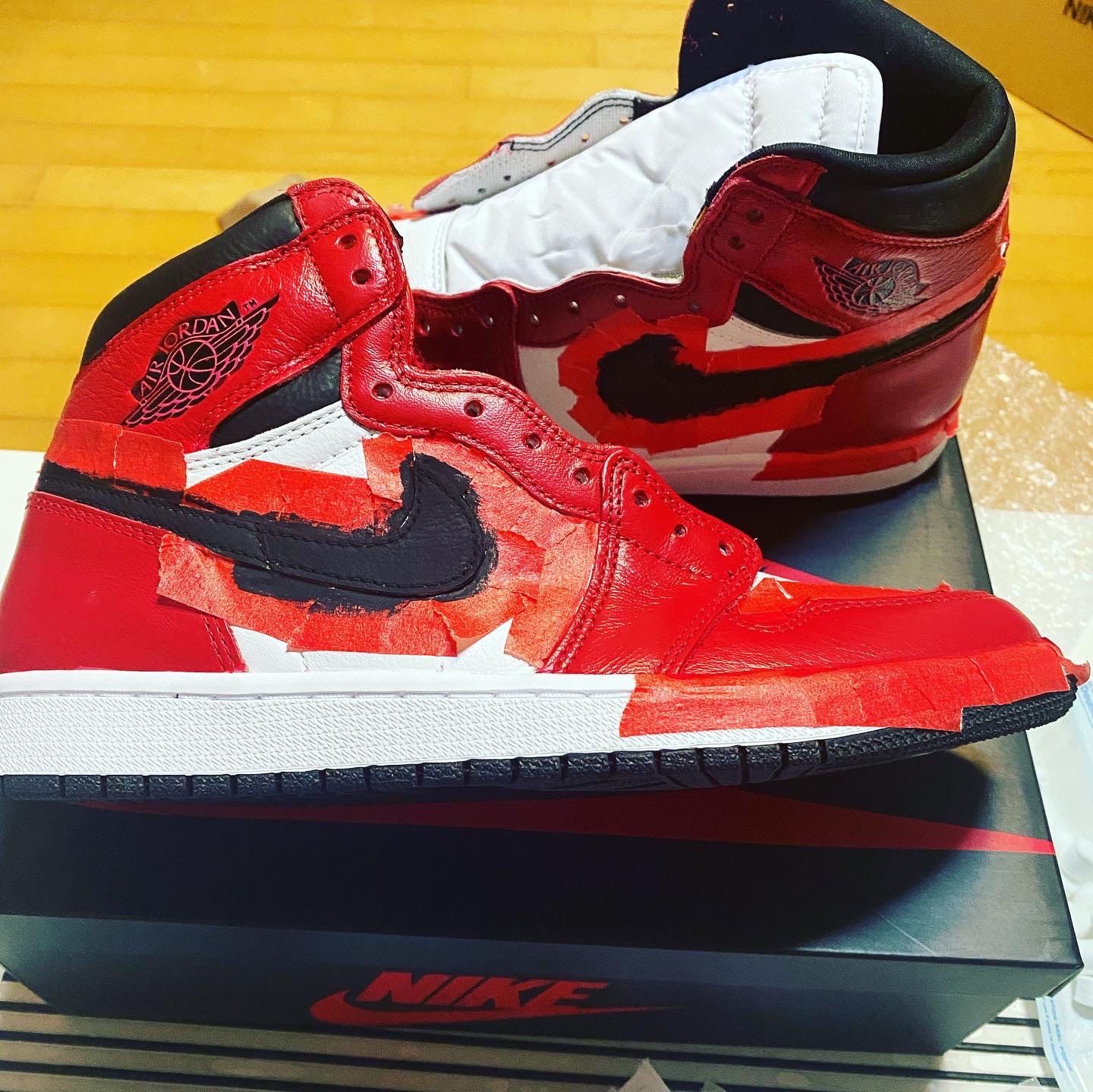 Jordan 1 Retro High OG Light Fusion Red, Jordan 1 x Trophy Room Retro High OG SP Chicago 착용 스타일 - 2