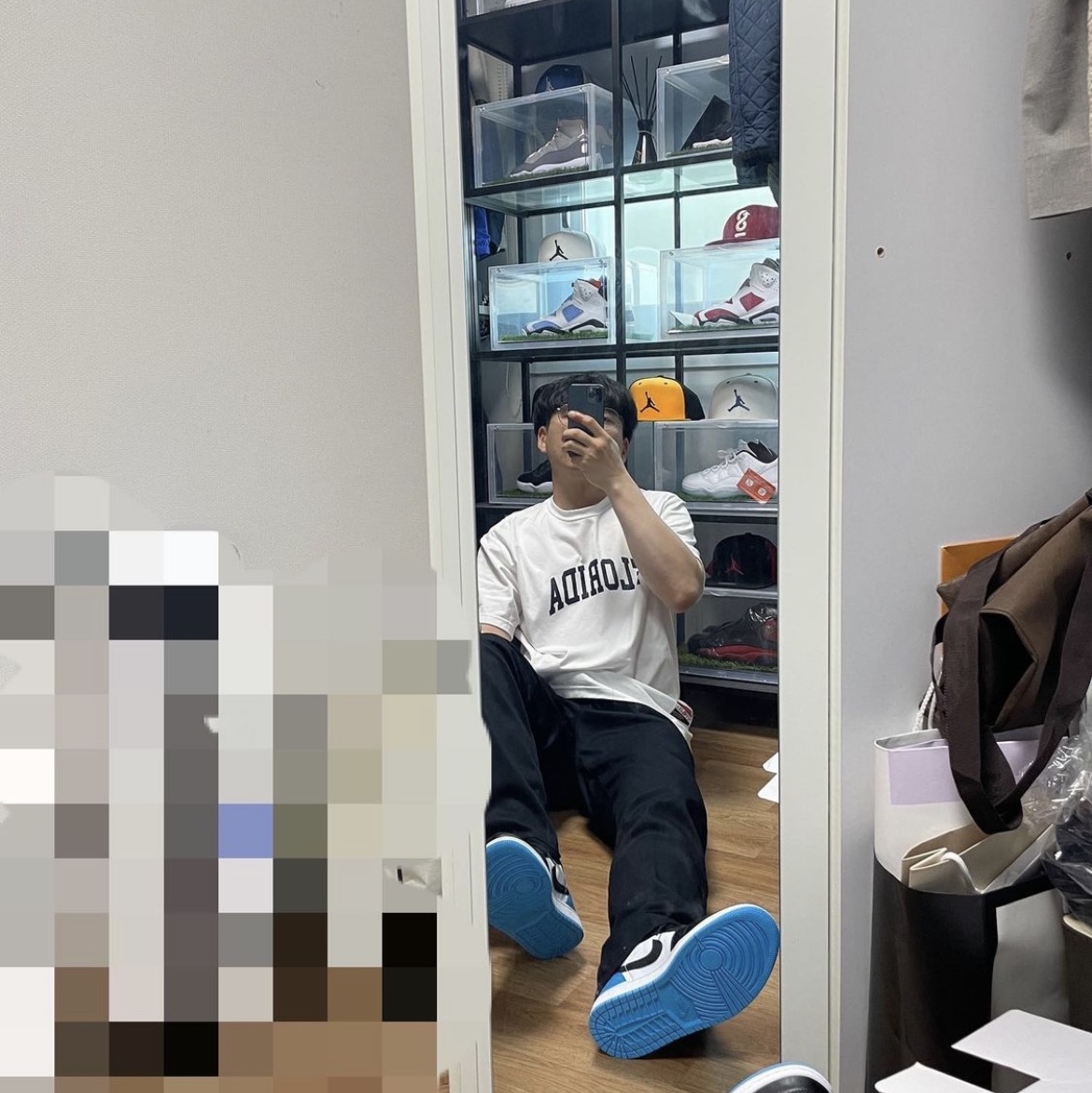 Jordan 1 Retro Low OG Black and Dark Powder Blue, Jordan 1 Retro High OG Taxi 착용 스타일 - 1