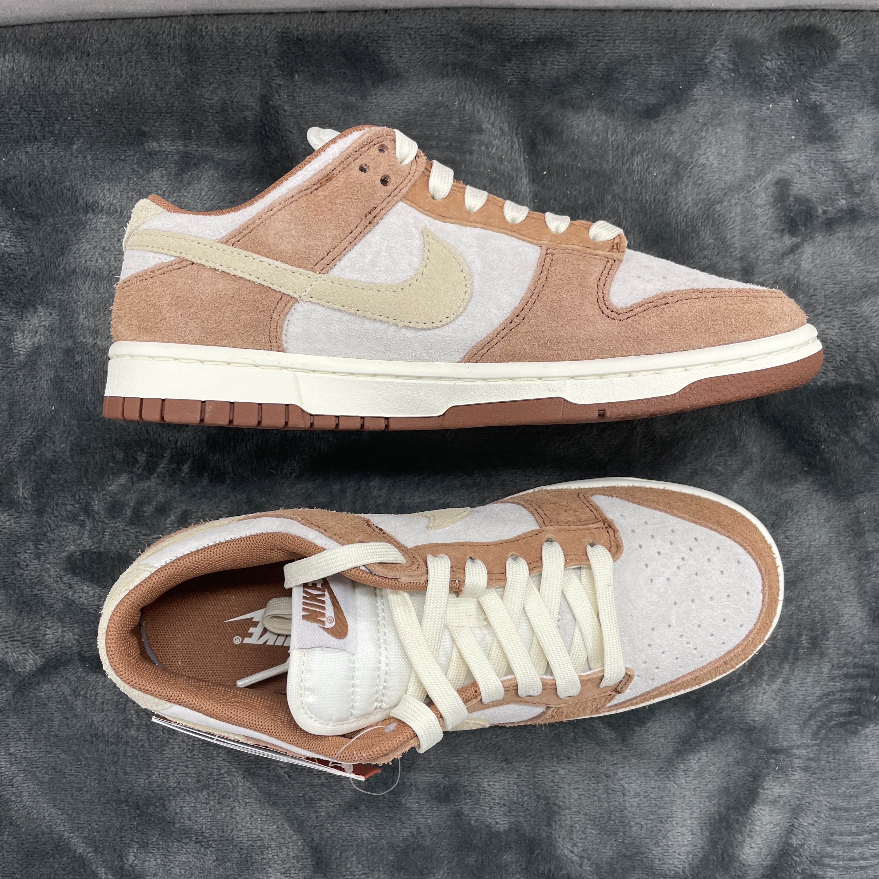 Nike Dunk Low Pro Premium Medium Curry 착용 스타일 - 1