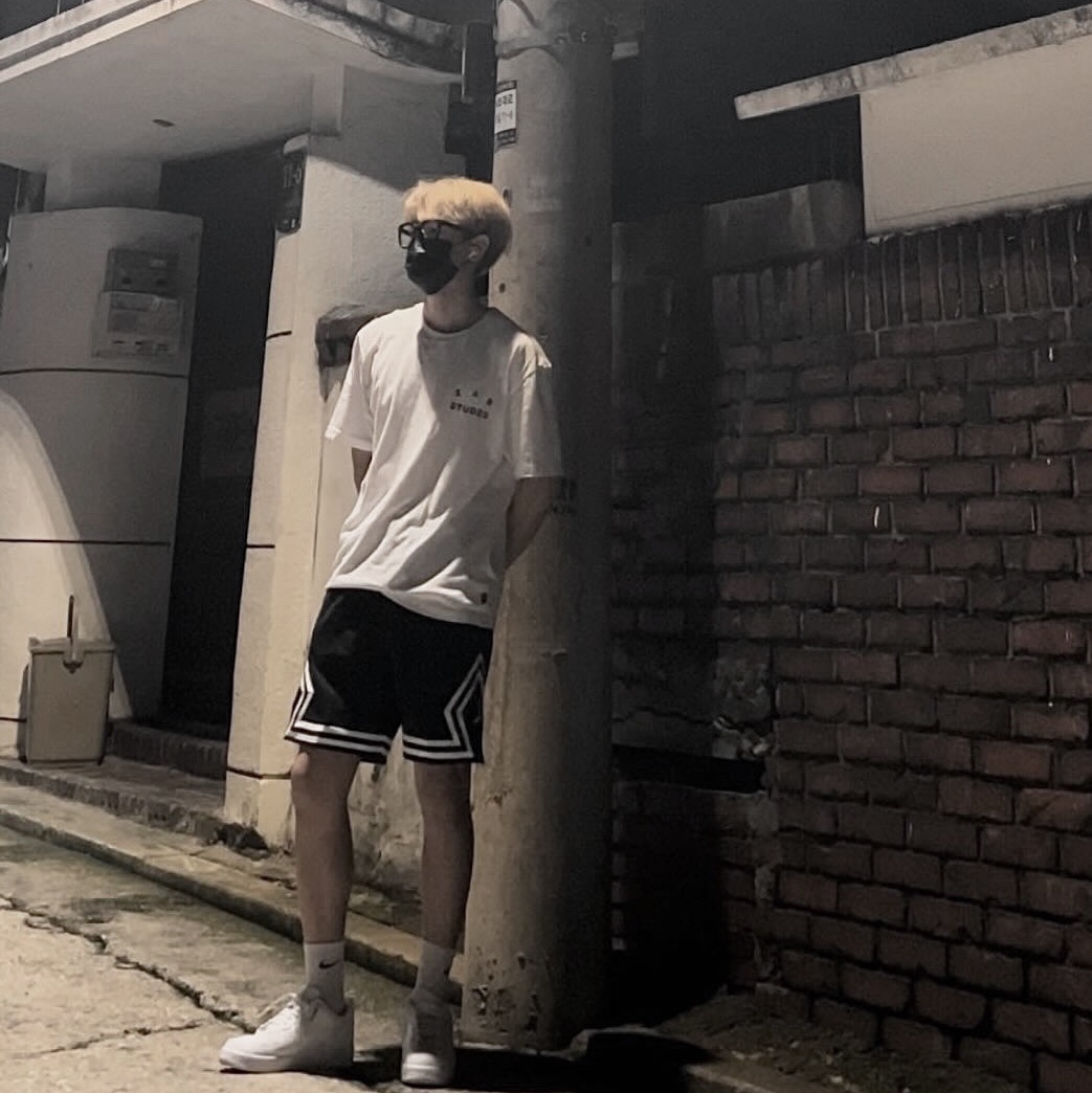 IAB Studio T-Shirt White Navy - 22FW, Nike Air Force 1 '07 Low White 착용 스타일