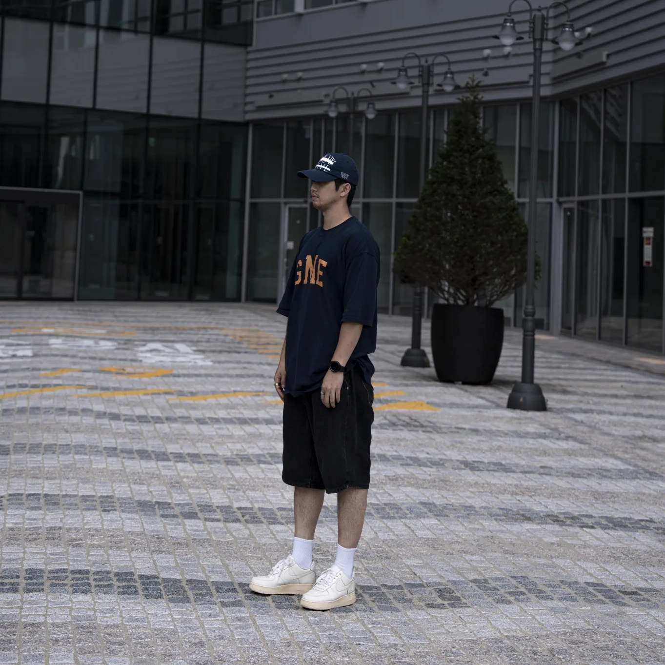 Nike Air Force 1 '07 LV8 Timeless Classic 착용 스타일 - 3