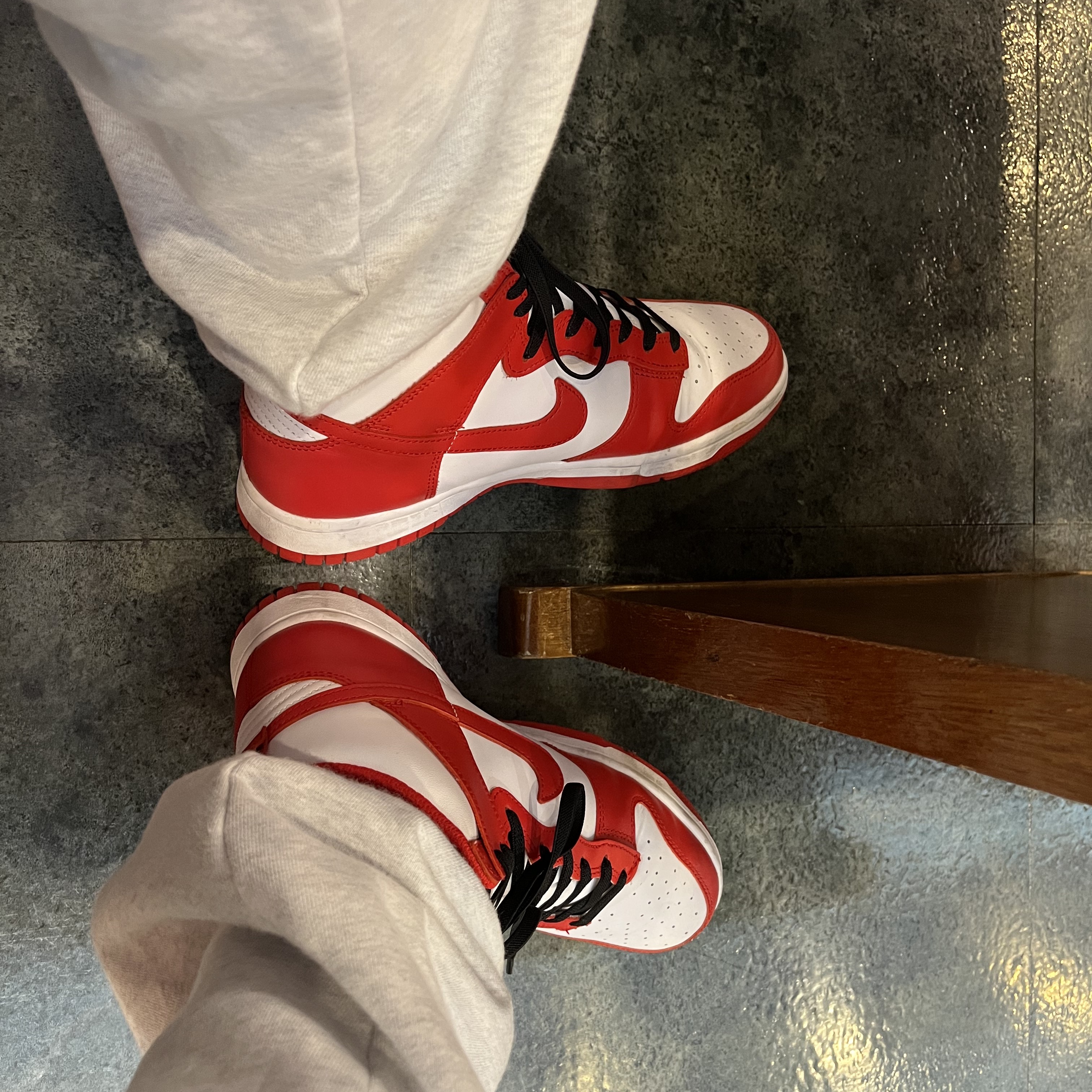 Nike Dunk High Retro Championship White and Red 착용 스타일