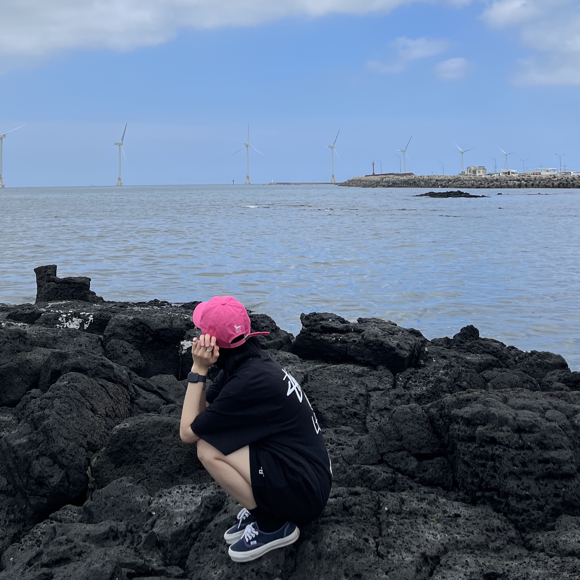 Stussy x Our Legacy Surfman 2 Pigment Dyed T-Shirt Black 착용 스타일